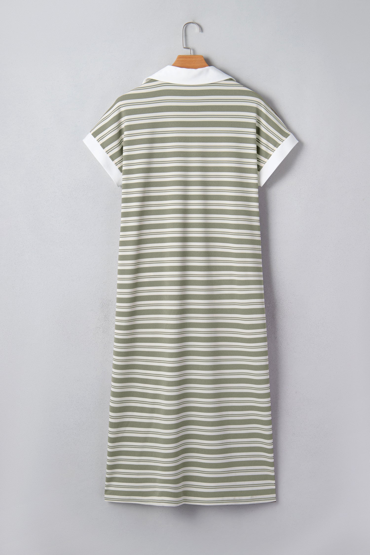 T Stripe Short-Sleeved Shirt Midi Dress Featuring Pockets in Green