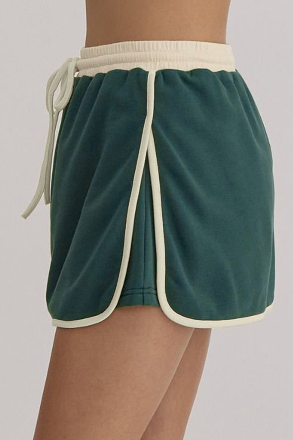Contrast Evergreen Color Loose Pullover and Lace-up Waist Skort Set