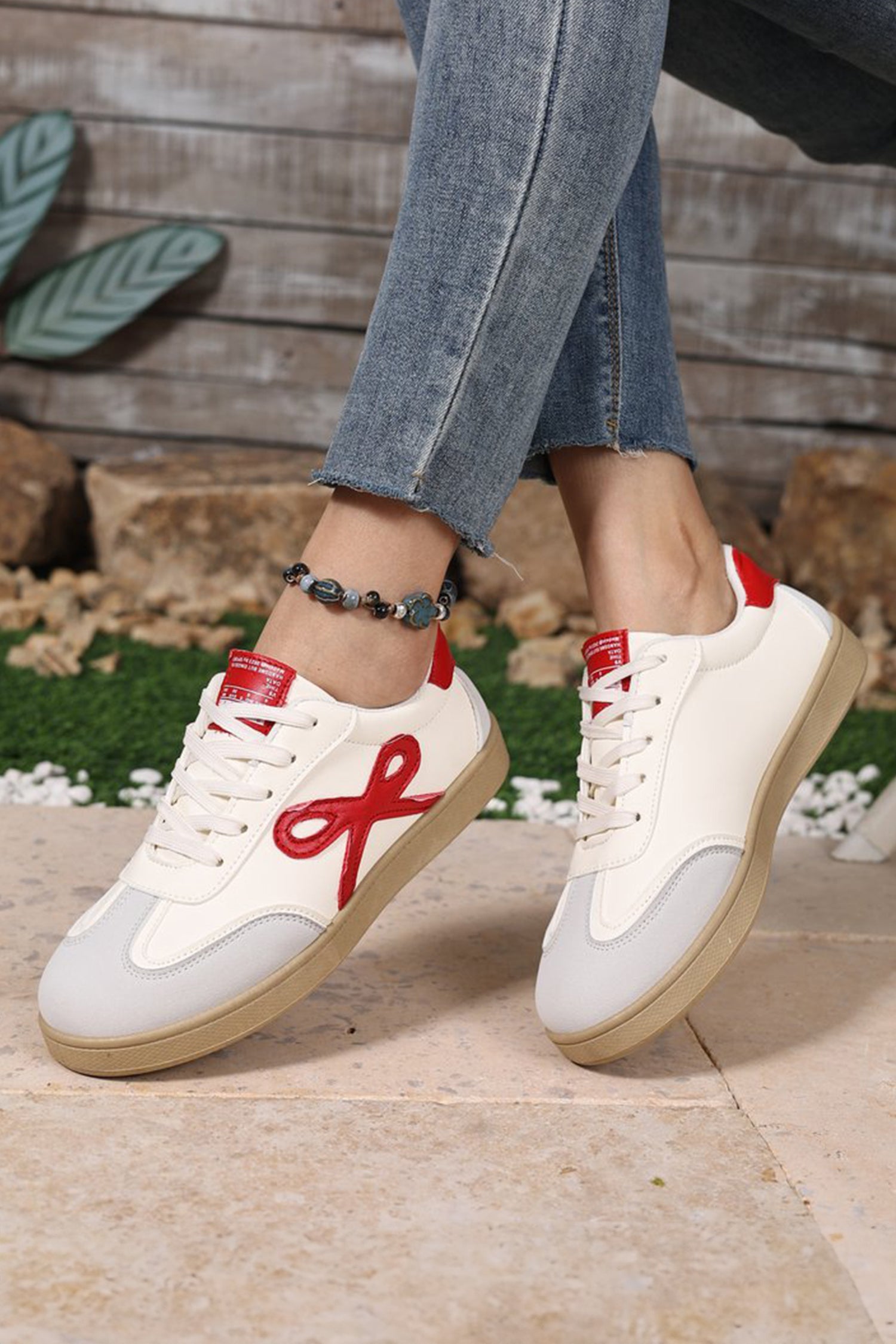 Cute Colorblock Bow Patch PU Leather Sneakers in Fiery Red