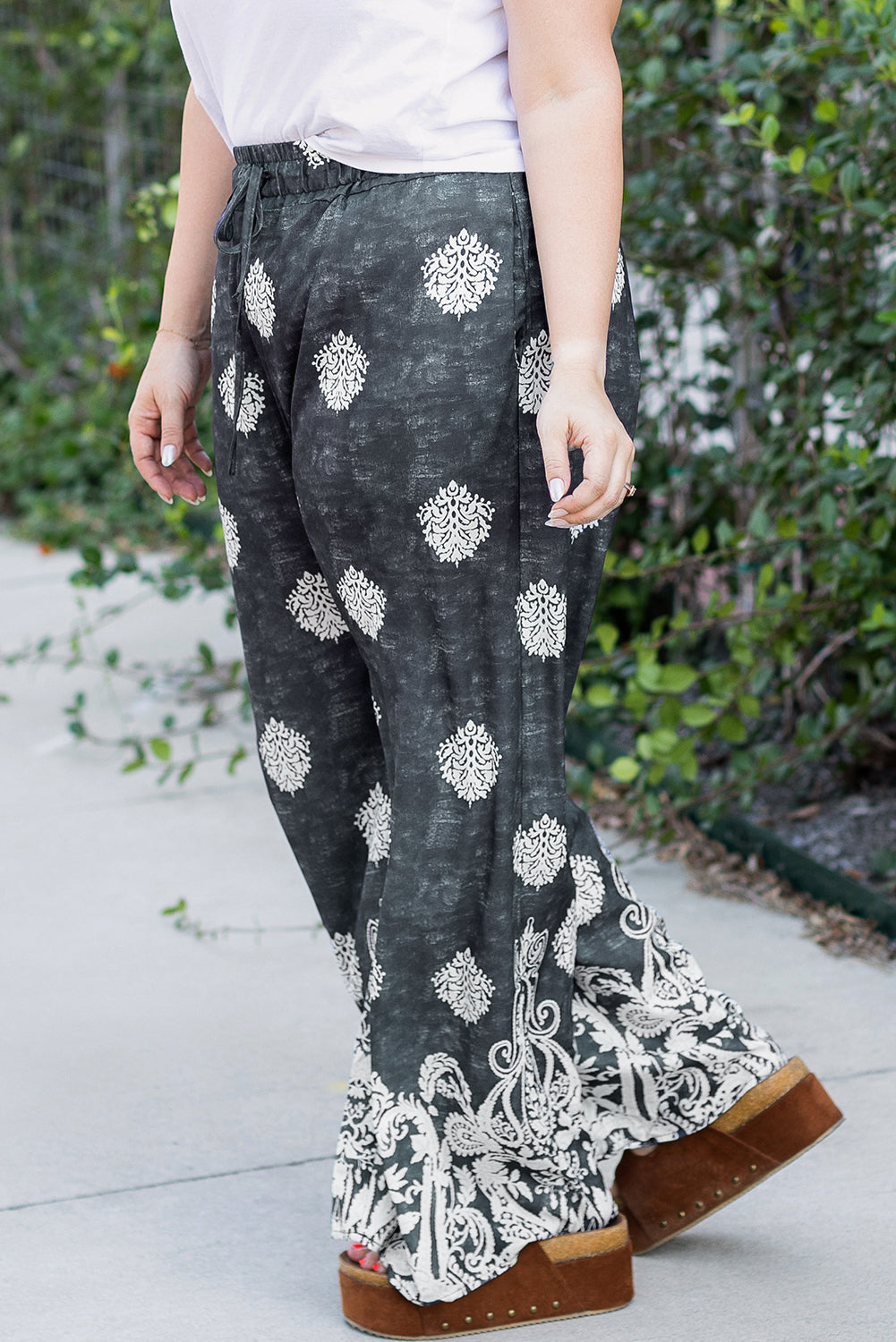 Plus Ethnic Size Geometric Print Wide-Leg Pants in Black