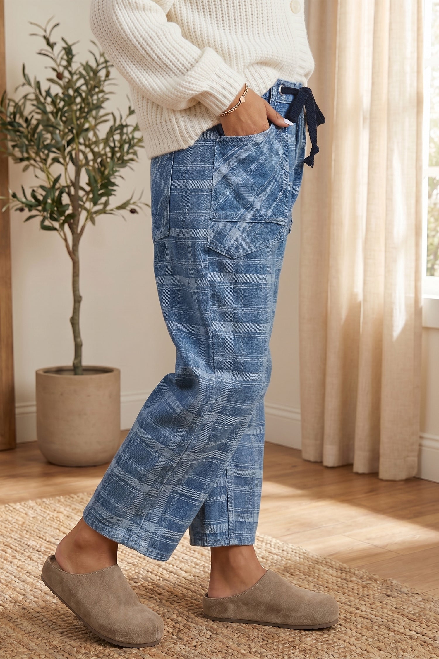 Denim Grommet Plaid Grommet Drawcord Waist Ankle-Length Jeans in Sky Blue
