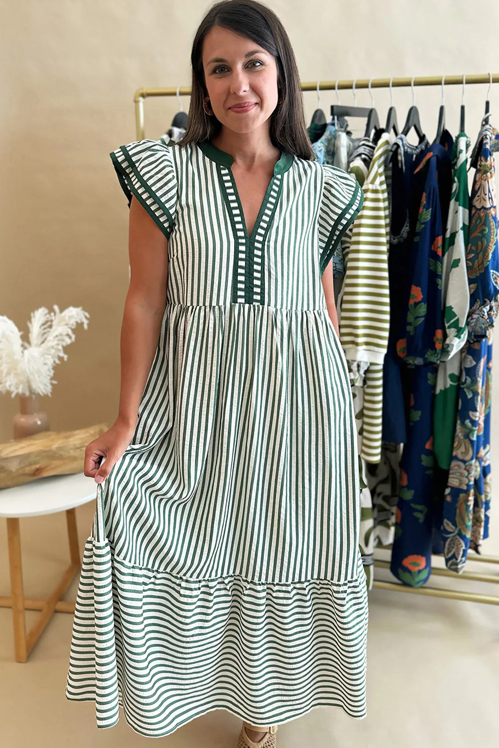 Stripe Trim Short-Sleeved Contrast V-Neck Midi Dress in Green