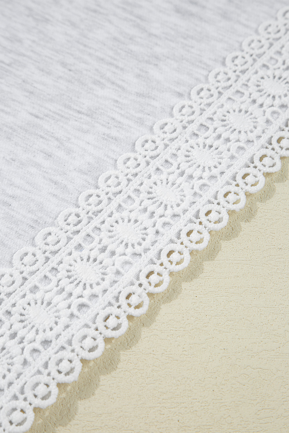 Lace Sleeve Patchwork Raglan Crew-Neck Sweatshirt