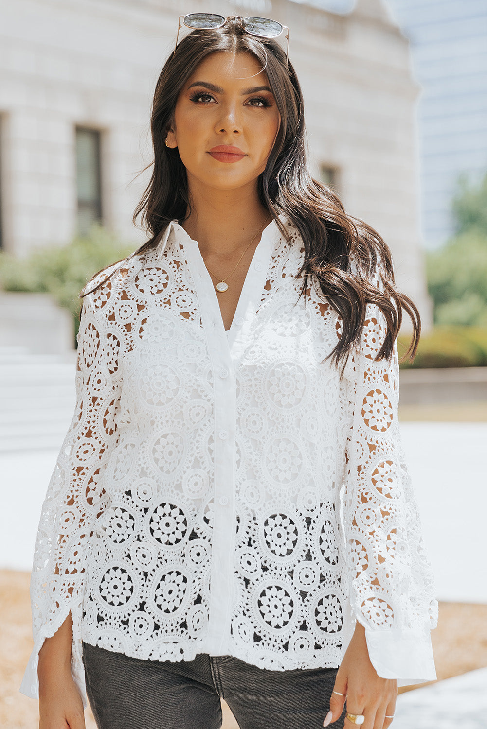 Chemise à col rabattu ajourée en dentelle au crochet