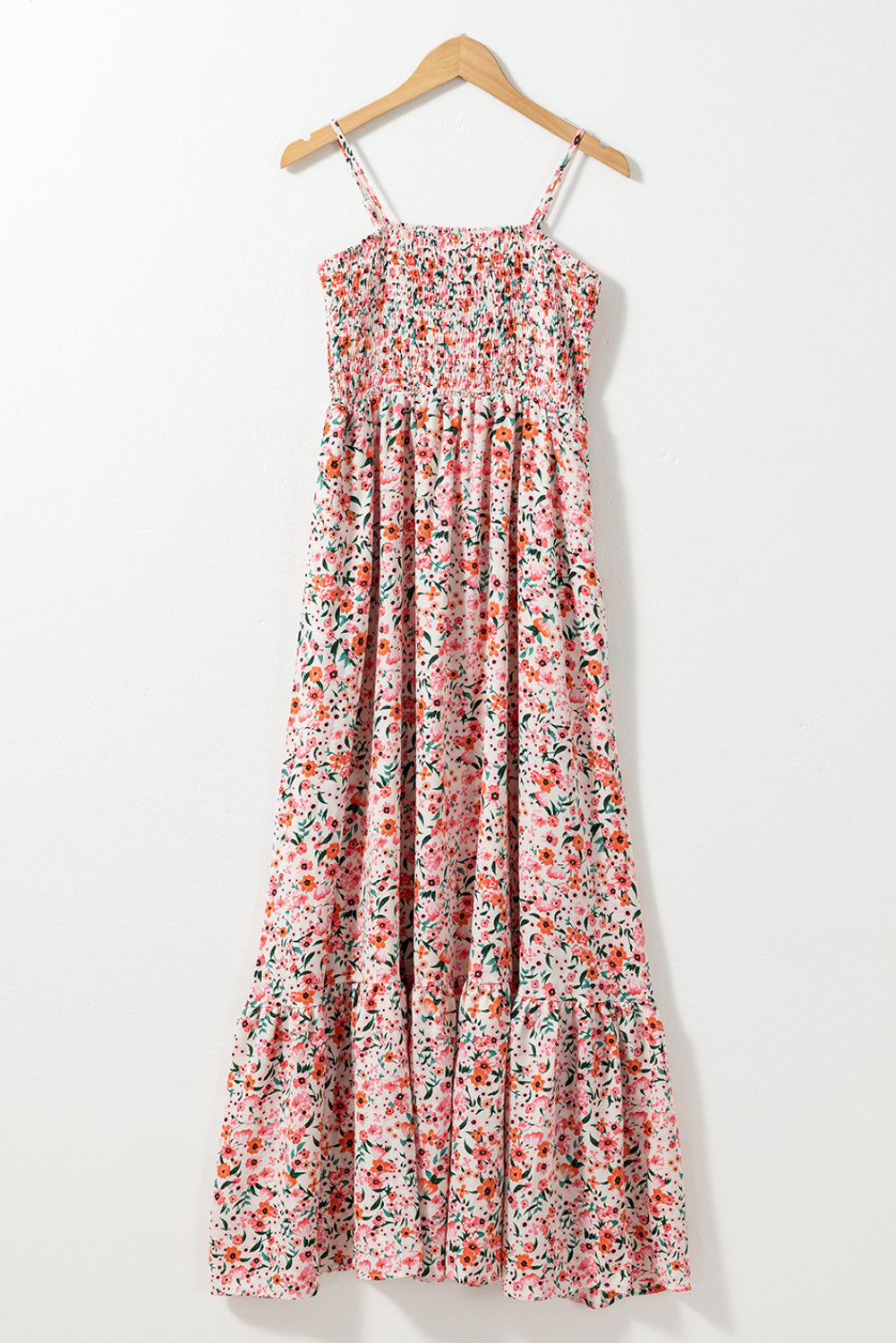 Robe longue bohème à volants et smockée à fleurs