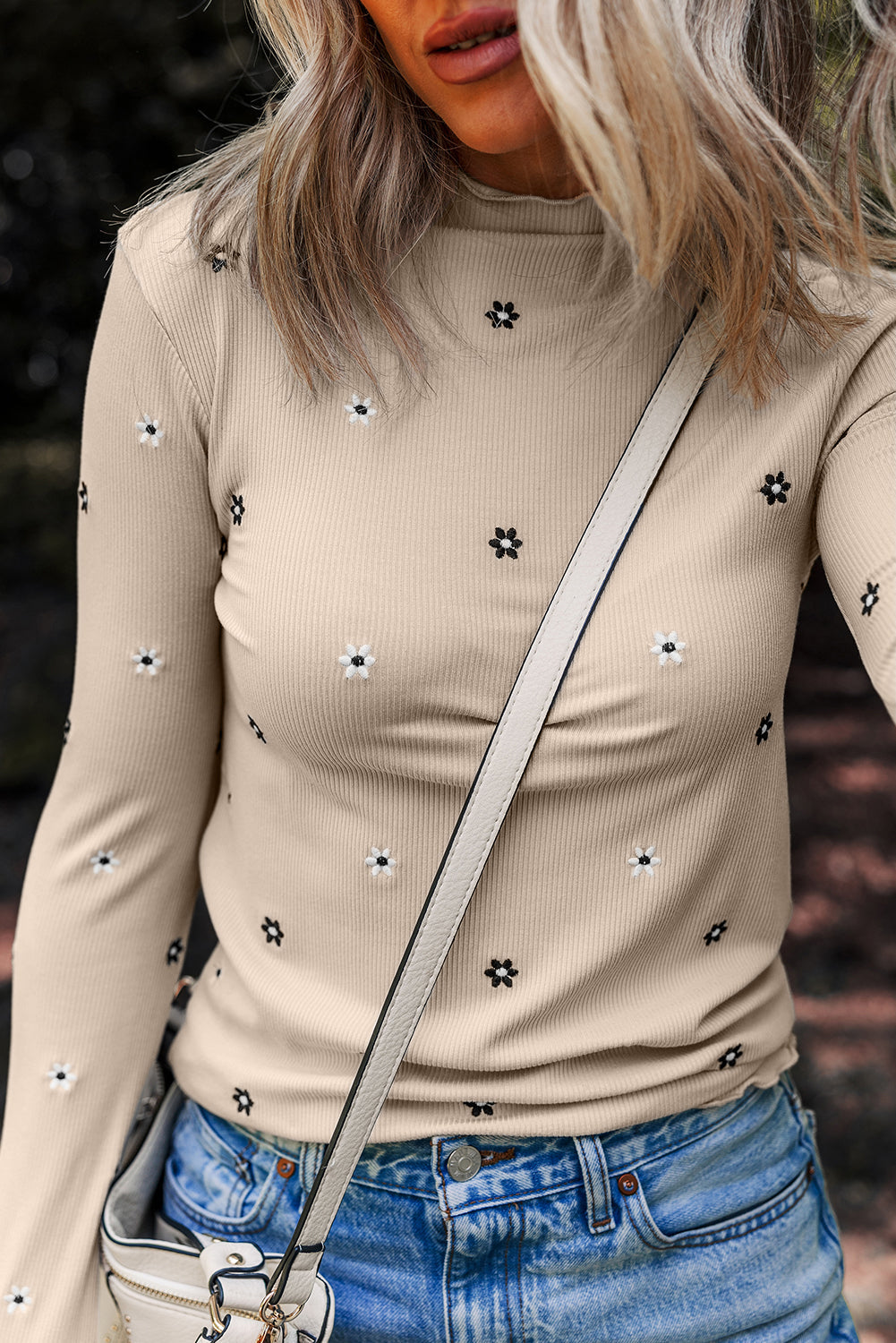 Floral Jet Stream Embroidered Detail Rib-Knit Long-Sleeved Top