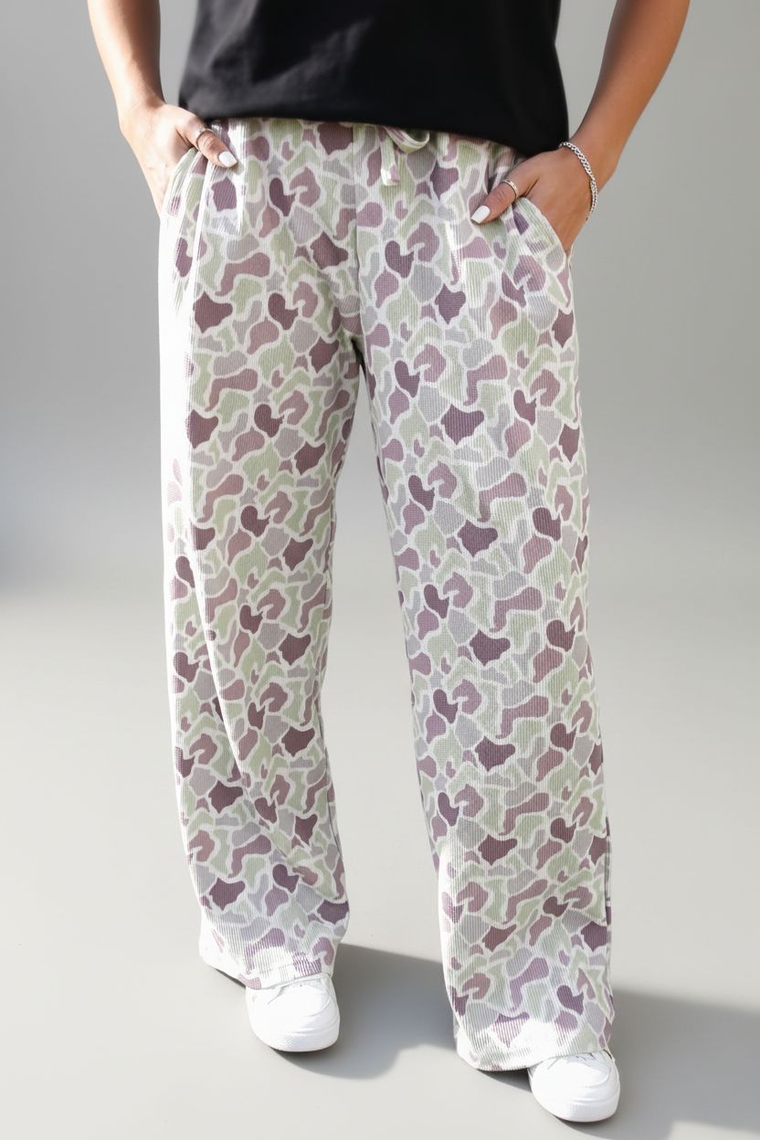 Drawcord Camo Print Waist Easy-Fit Fit Full Length Pants in Green