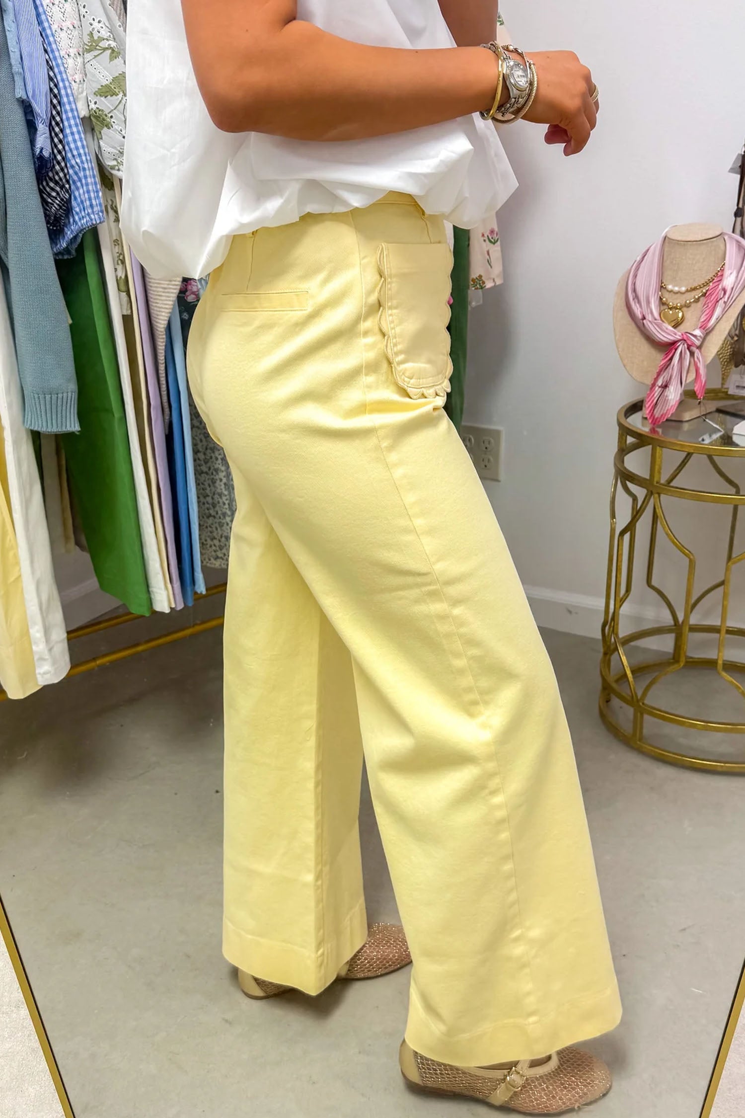 Scalloped Patch Solid Patch Pocket Shift Jeans in Yellow
