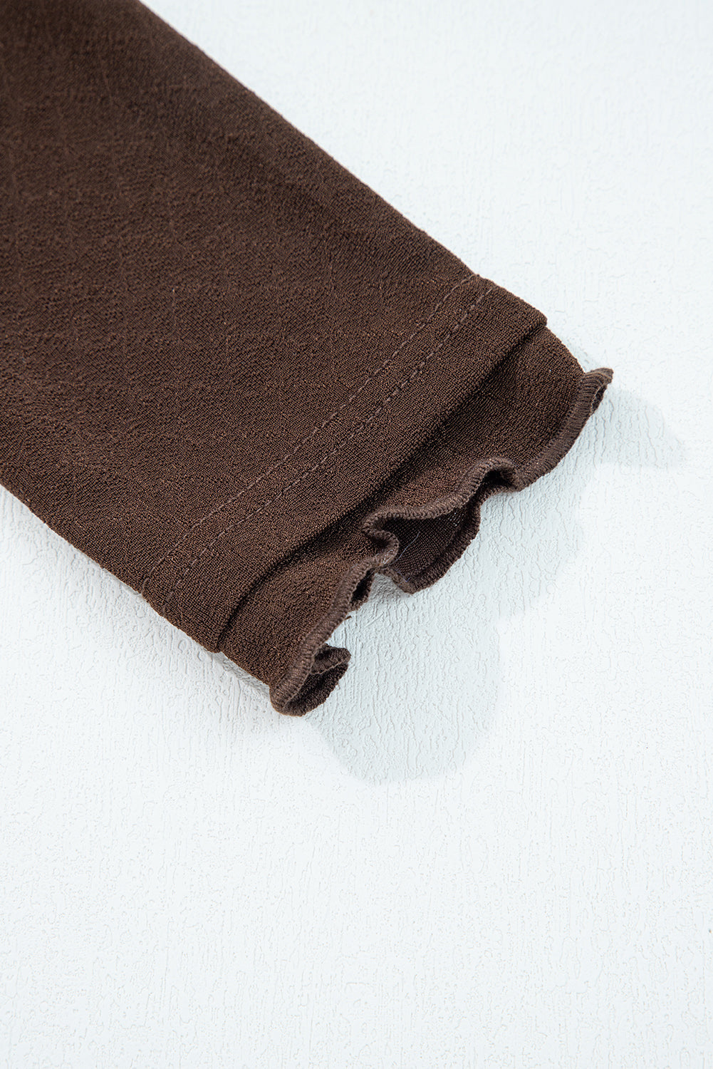 Trim Raw Lettuce Raw Seam Jacquard Long-Sleeved Top in Cinnamon