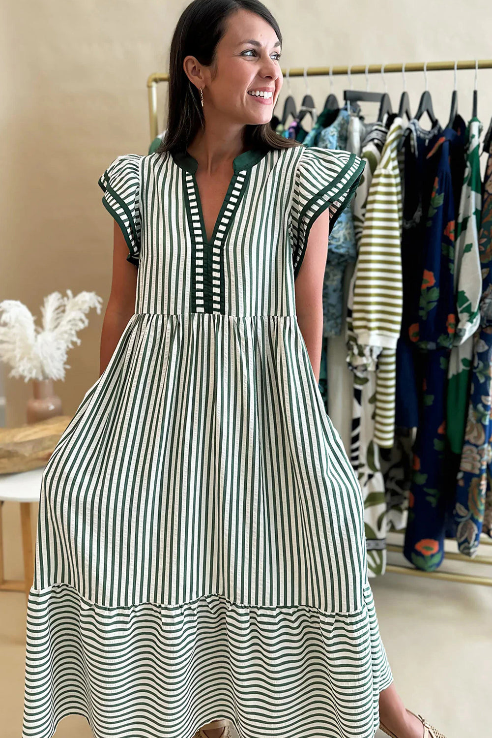 Stripe Trim Short-Sleeved Contrast V-Neck Midi Dress in Green