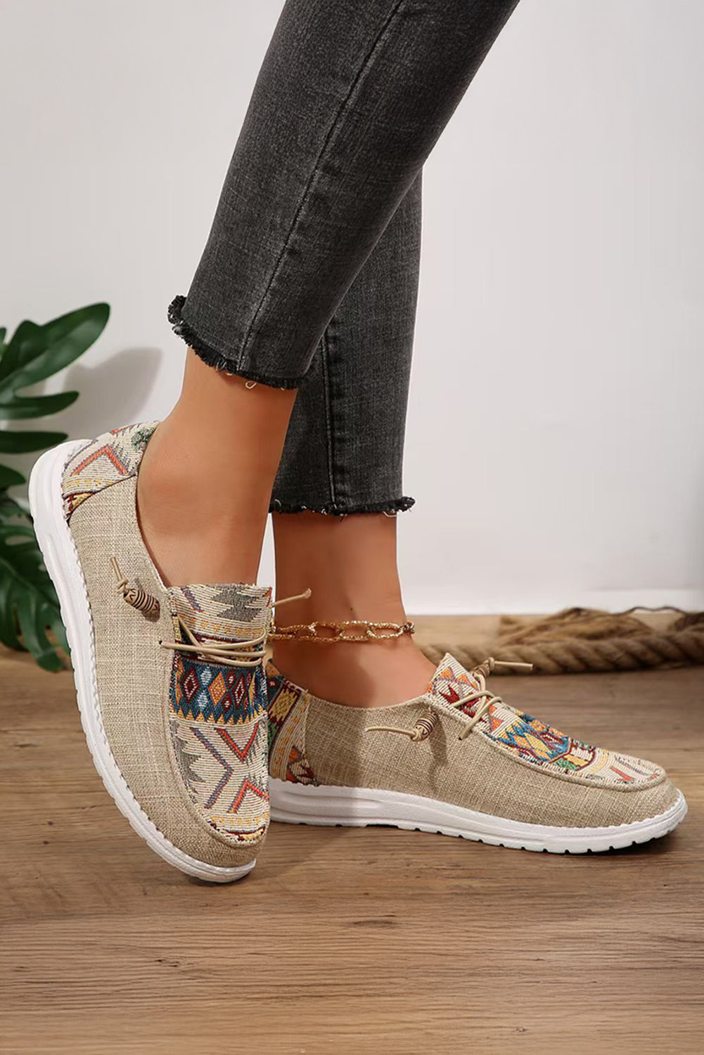 Geometric Slip Lace-up Decor On Shoes