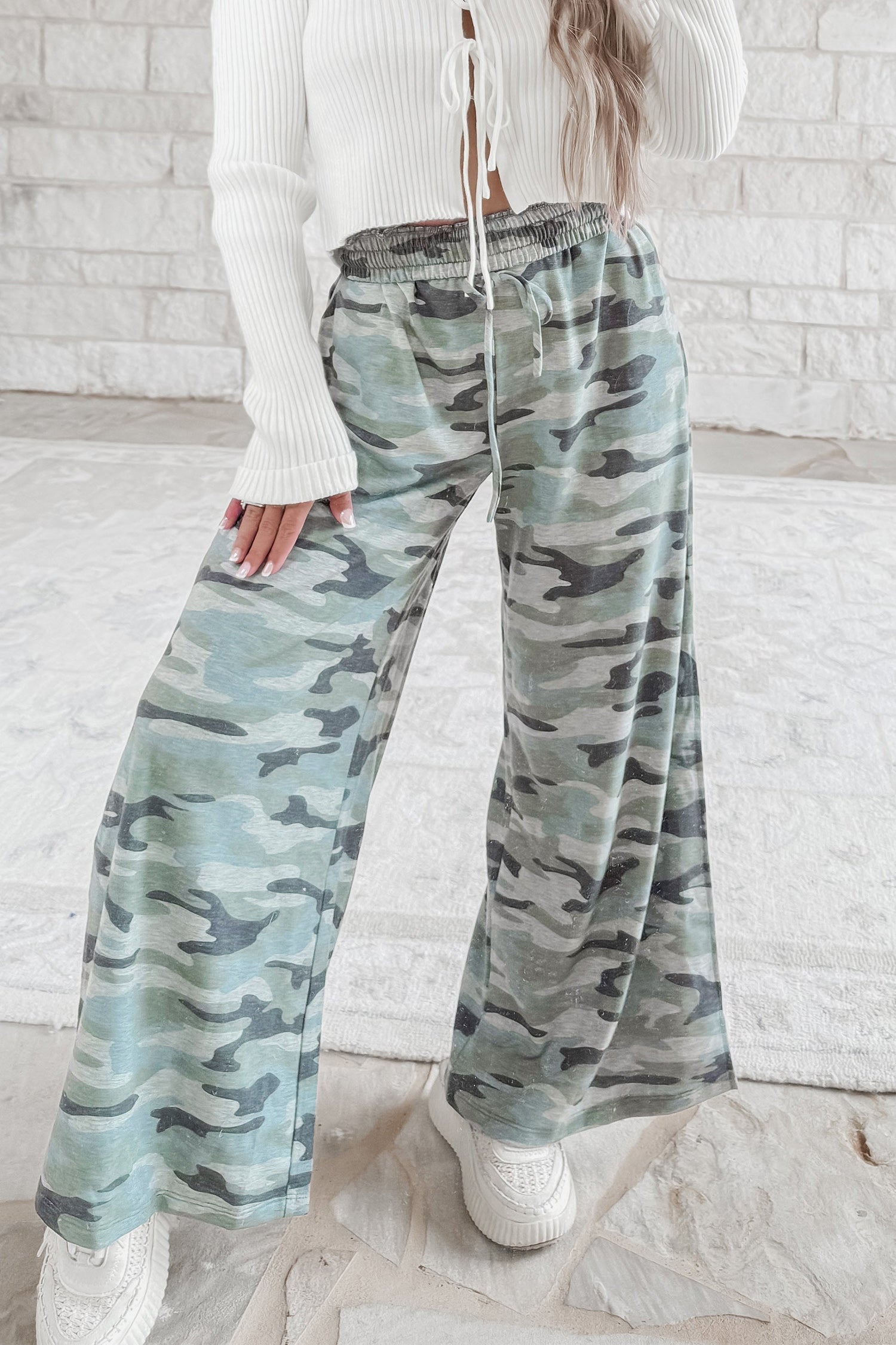 Camo Wide-Leg Tie Elastic Waist Everyday Pants in Green