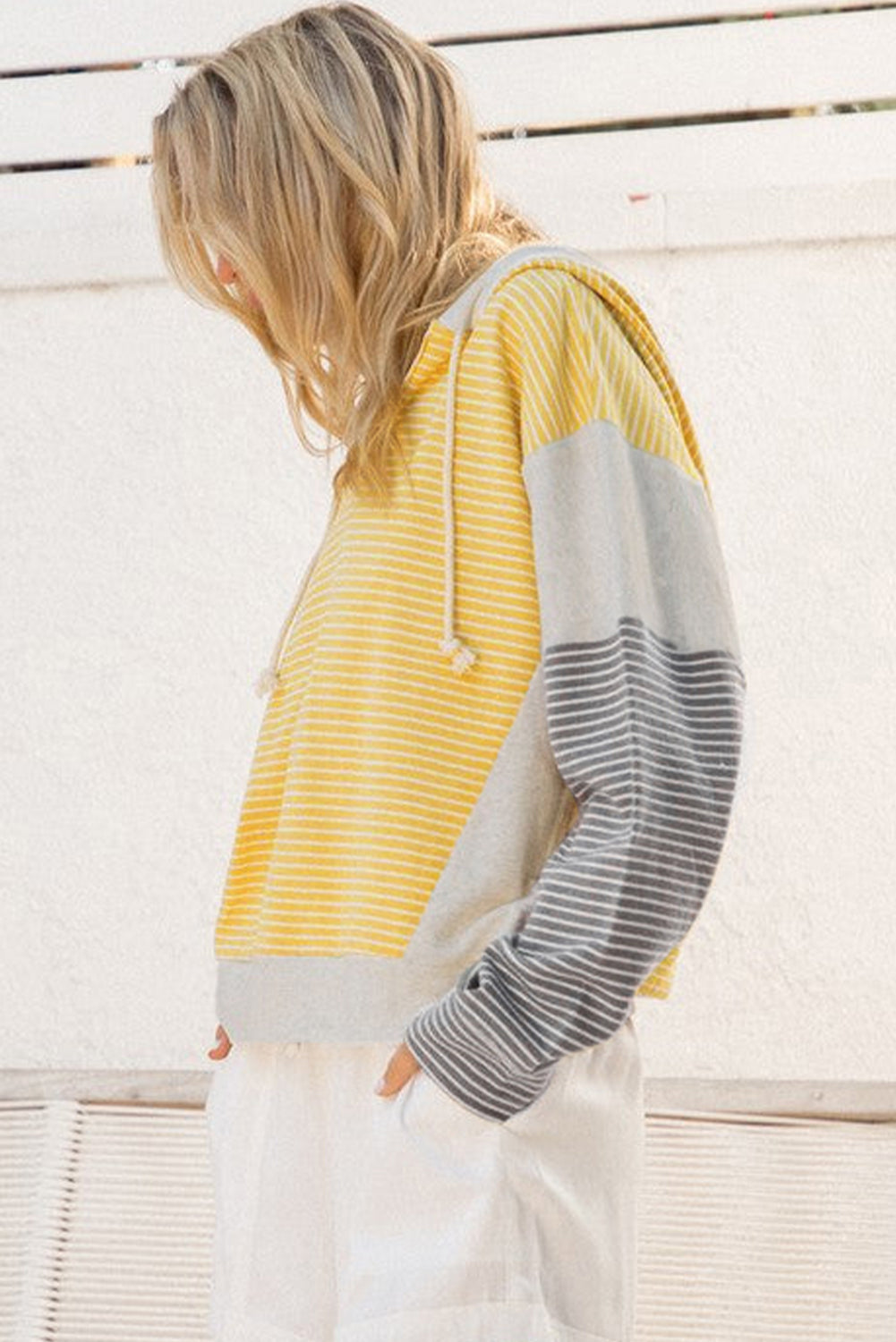 V-Neck Colorblock Drawcord Easy-Fit Fit Hooded Top