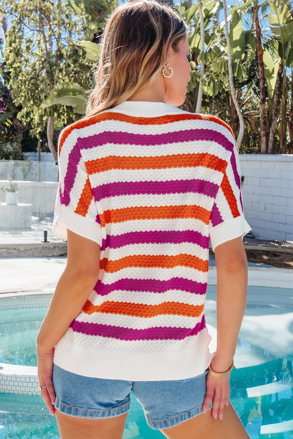 Stripe V-Neck Rose V-Neck Short-Sleeved Knit Top with Side Slits