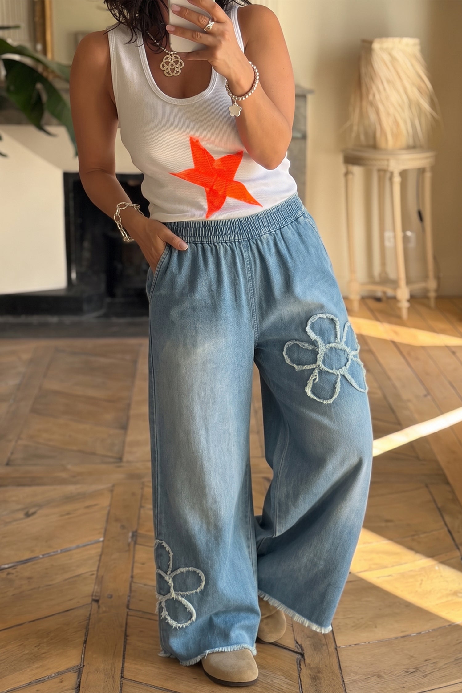 Frayed Floral Patch Wide-Leg Raw Hem Wide-Leg Jeans in Beau Blue