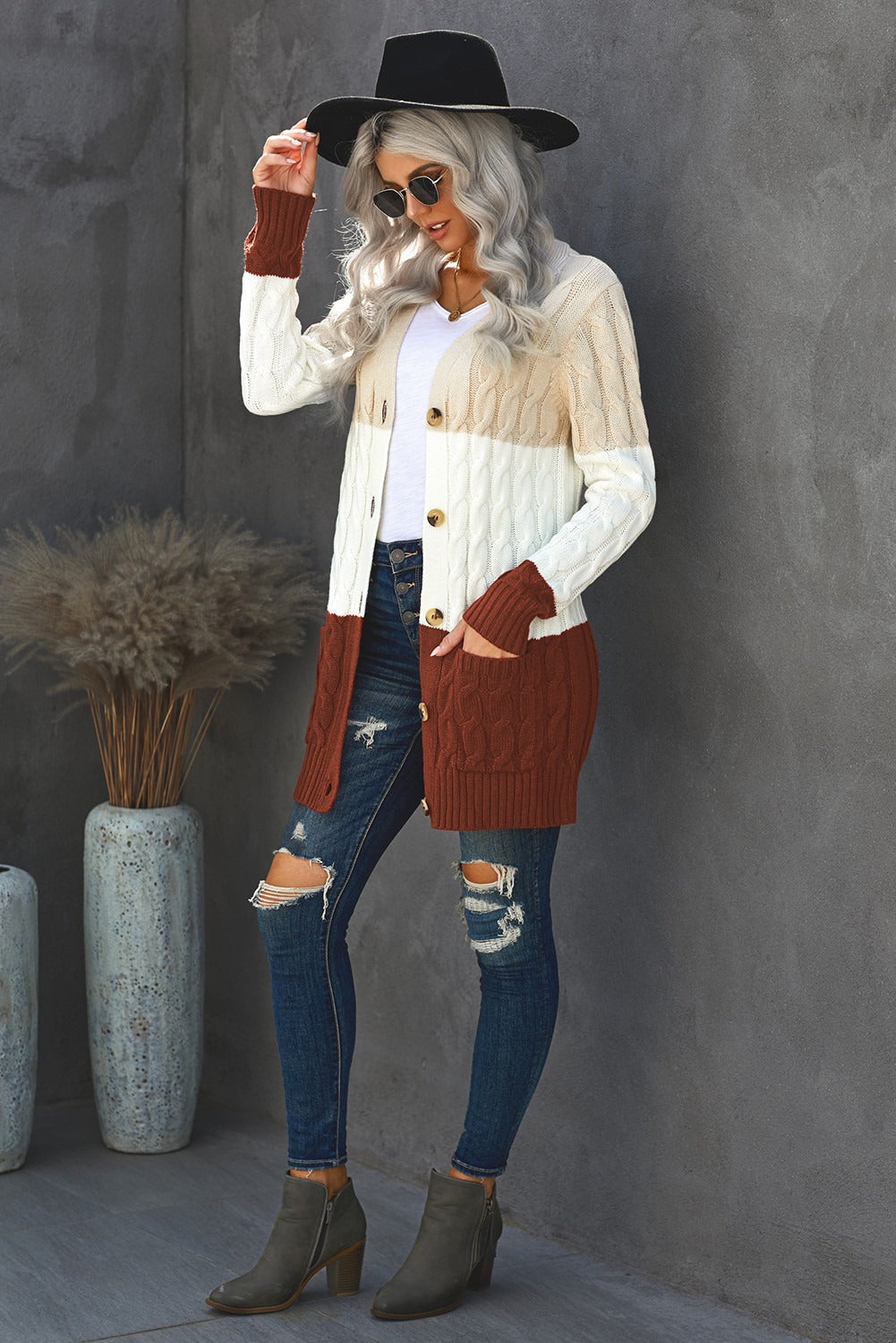 Women's Apricot Red Color-Block Button Pocket Chunky Knit Cardigan