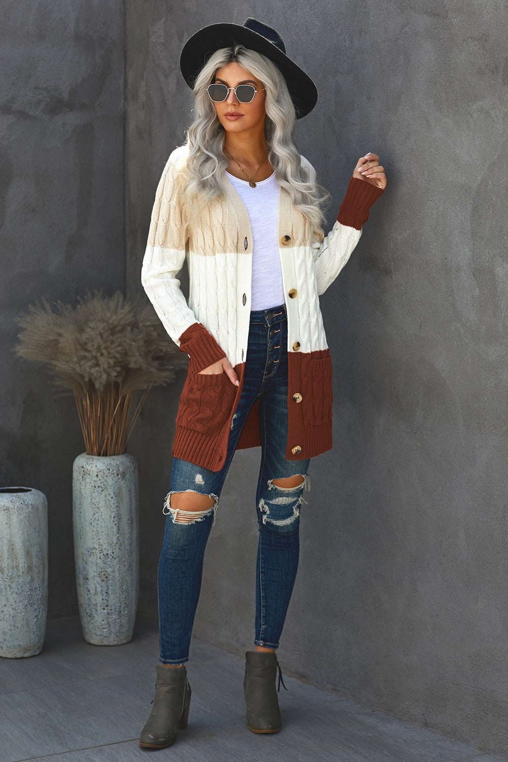 Women's Apricot Red Color-Block Button Pocket Chunky Knit Cardigan