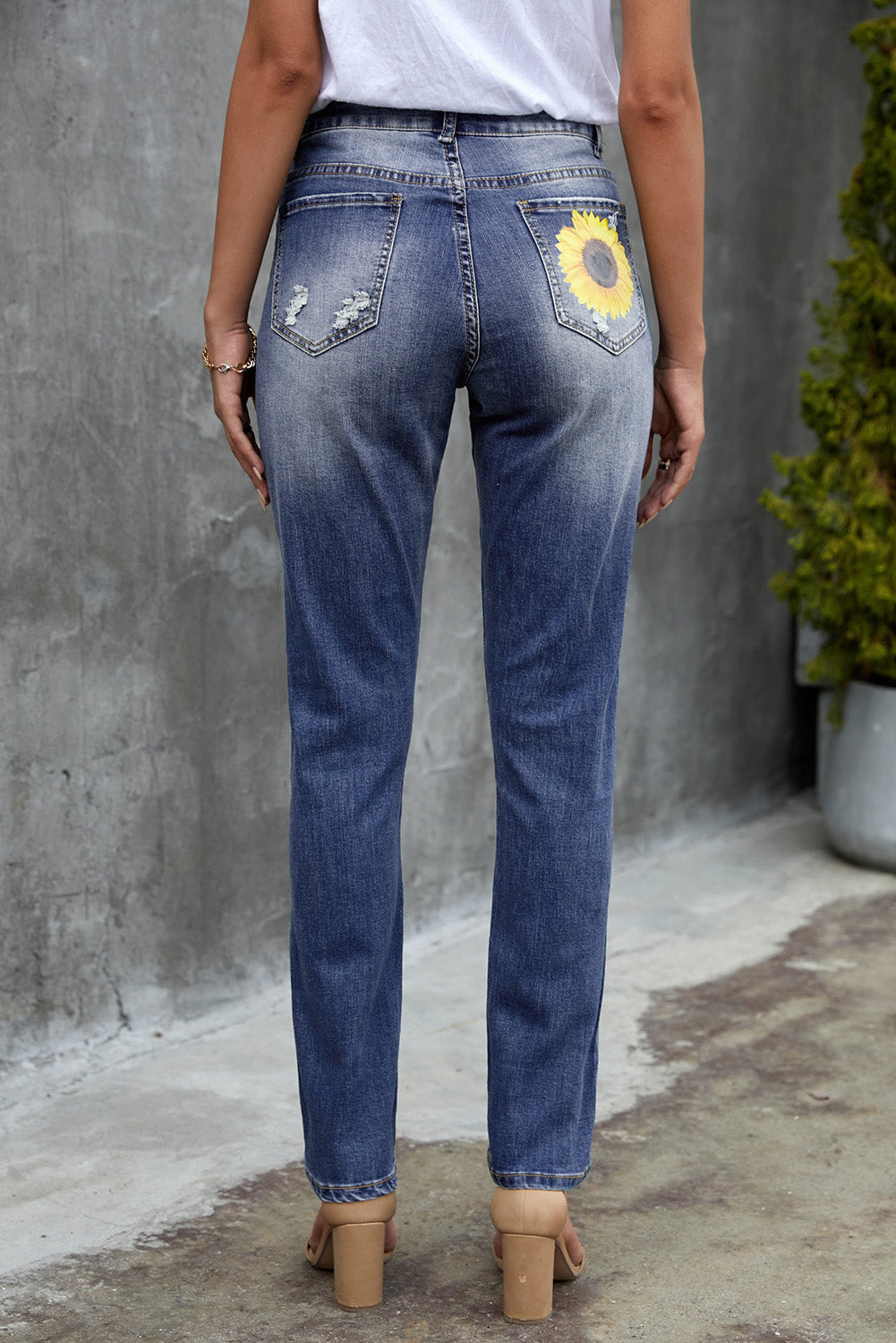 Women's Jeans with Distressed High-Rise