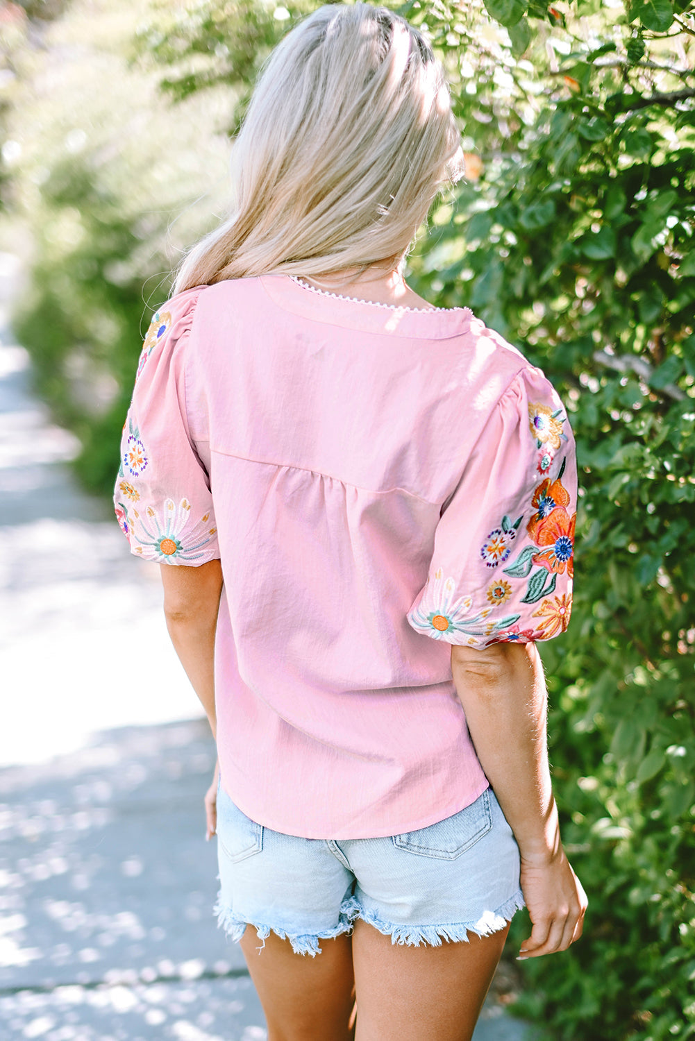 Blouse À Col Fendu Et Manches Bouffantes Brodées Florales