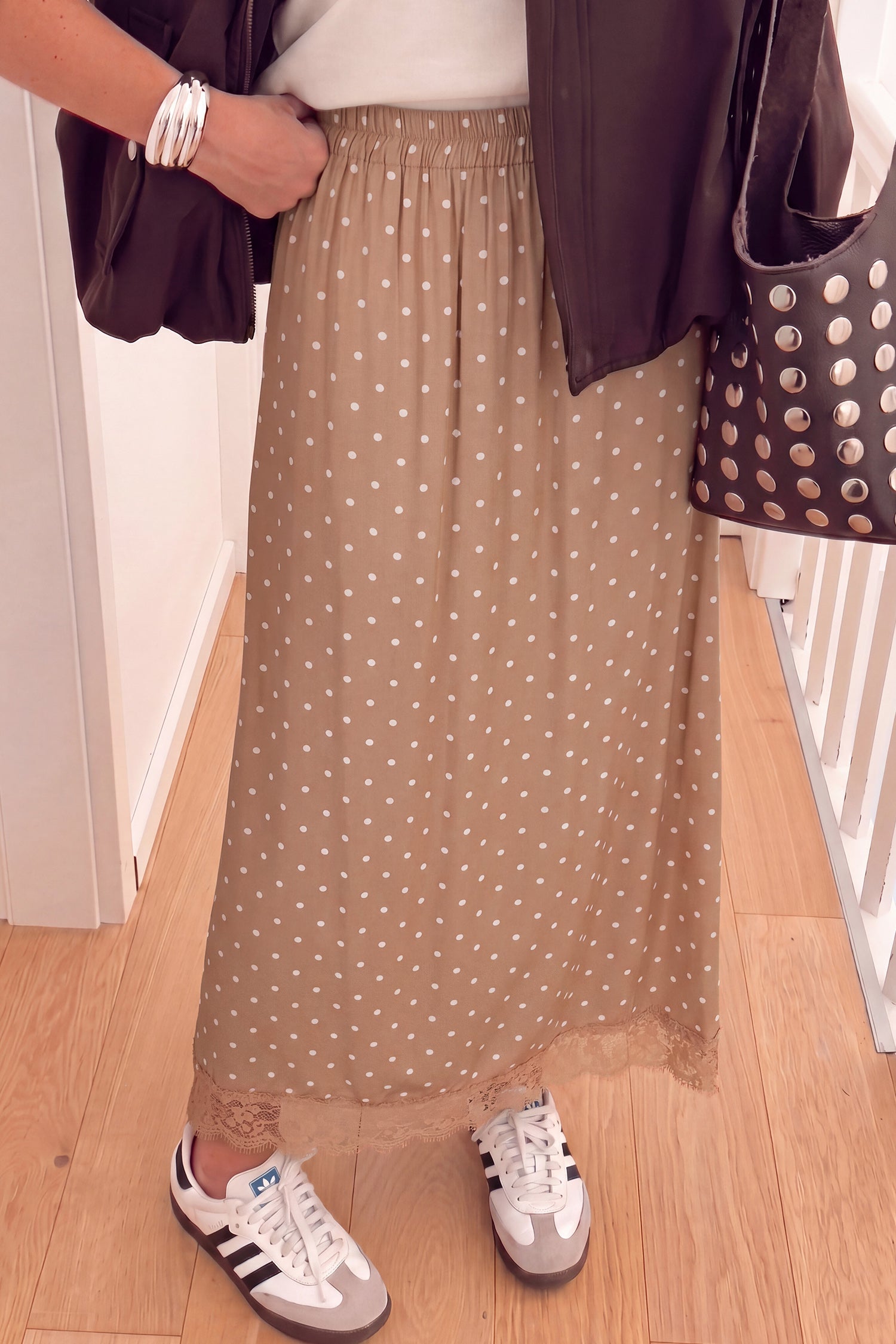 Polka-Dot Lace Hem Refined Long Shift Skirt in Khaki