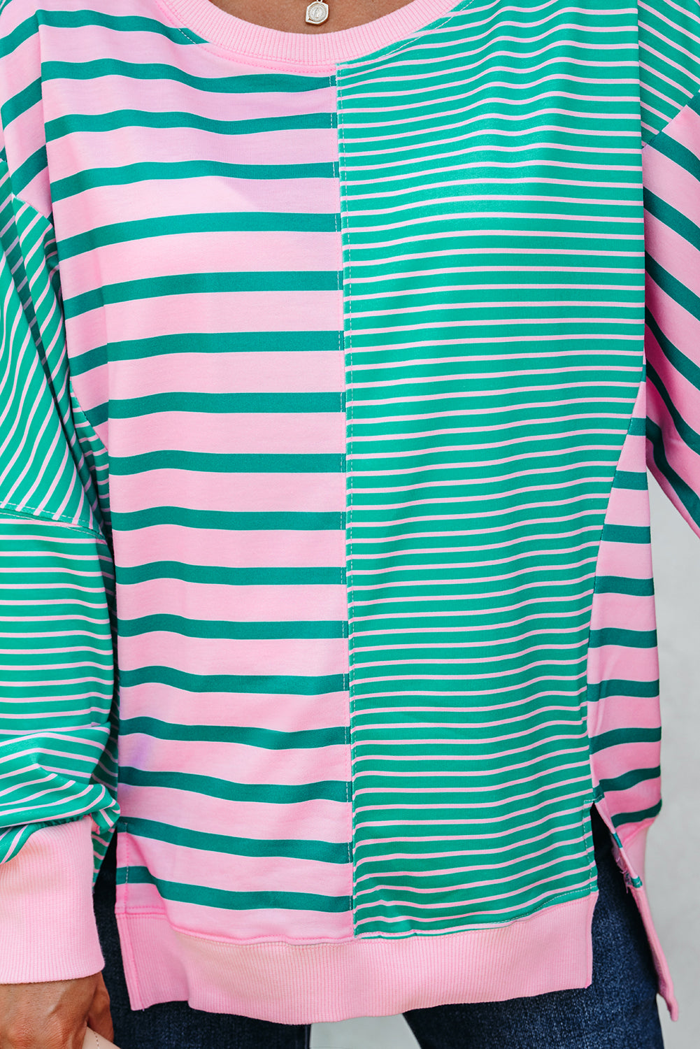 Colorblock Mix Pattern Patchwork Side Slit Baggy Sweatshirt