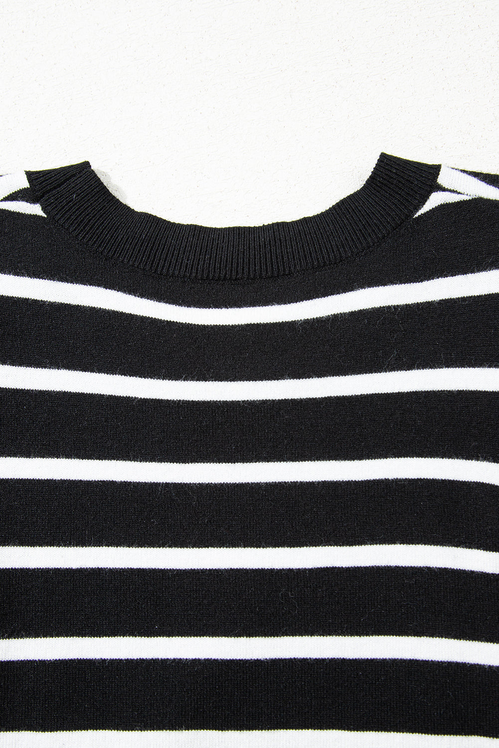 Trim Round-Neck Rib-Knit Round-Neck Bubble Sleeve Knit Top