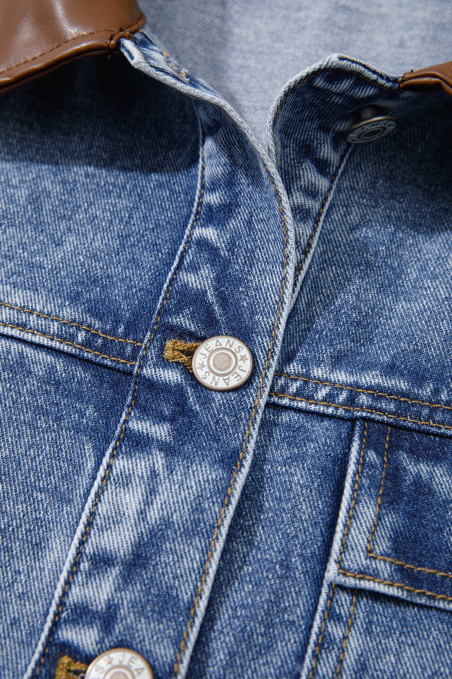 Patchwork Leather Collar Long-Sleeved Denim Jacket in Sky Blue