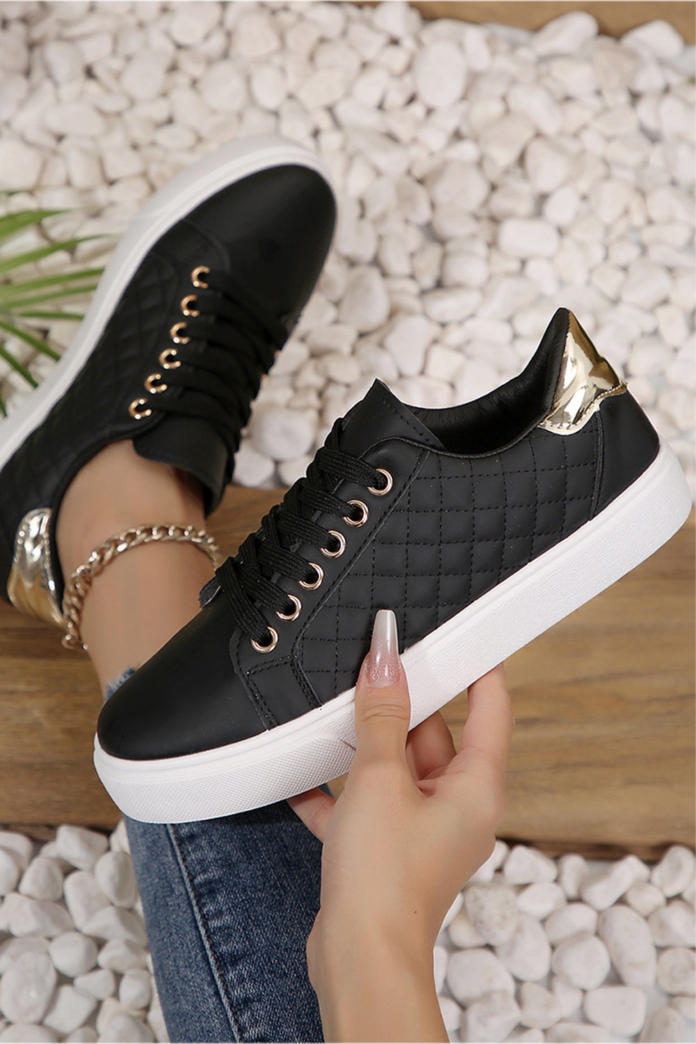 Color Contrast Quilted Lace-up Sneakers