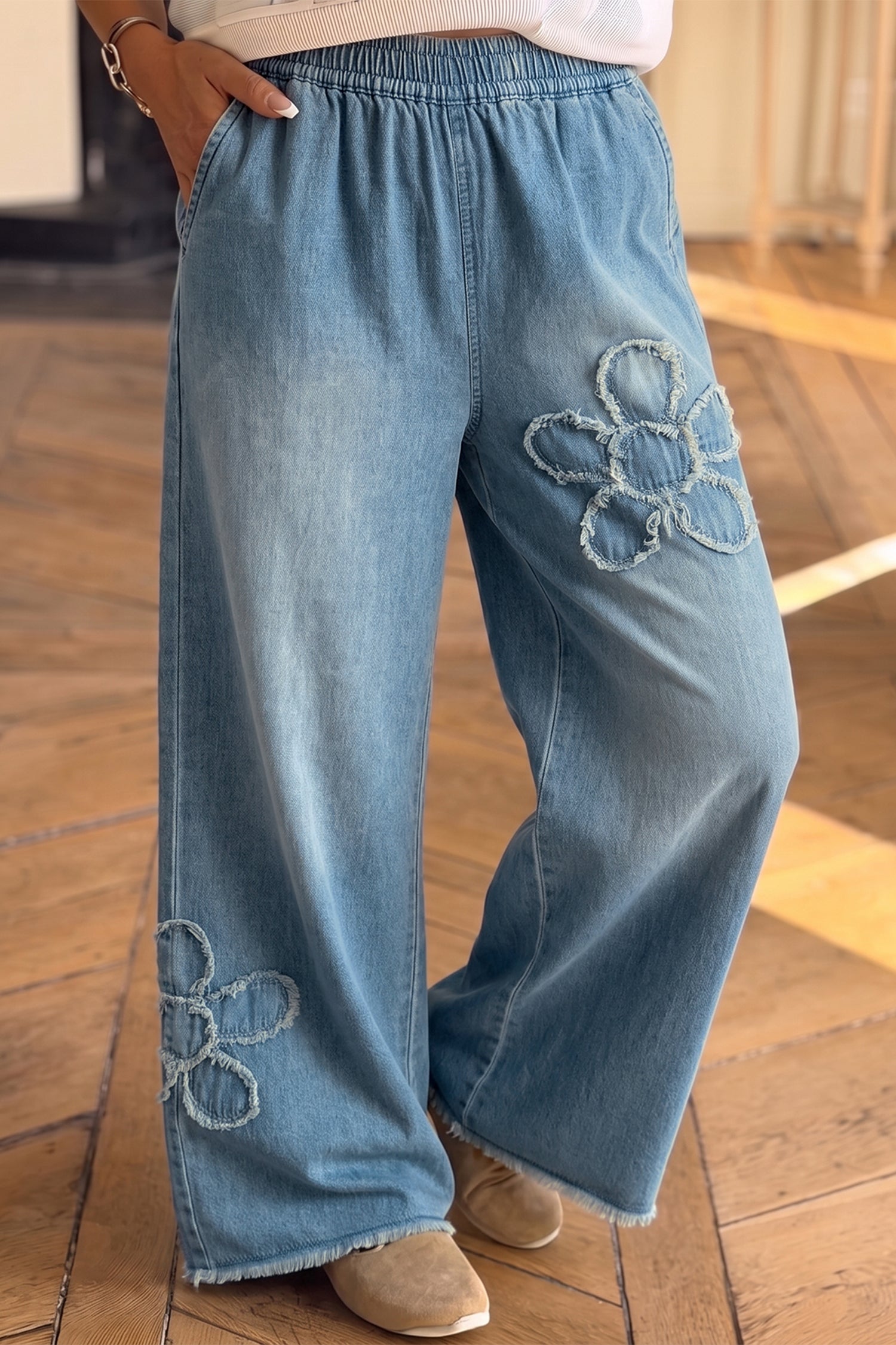 Frayed Floral Patch Wide-Leg Raw Hem Wide-Leg Jeans in Beau Blue