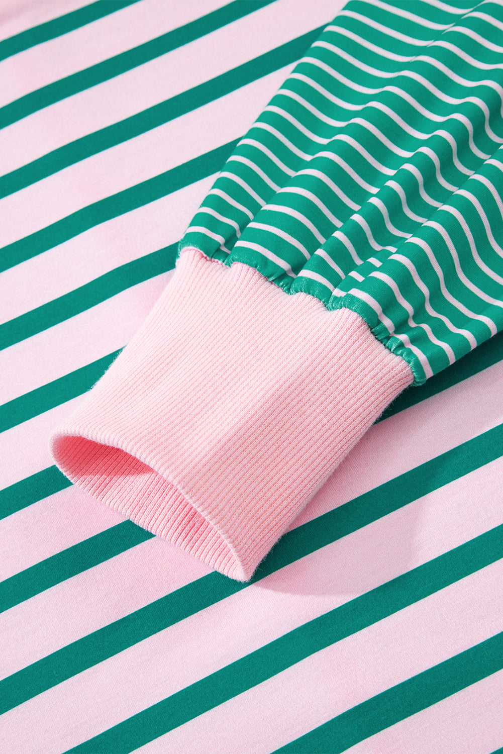 Colorblock Mix Pattern Patchwork Side Slit Baggy Sweatshirt