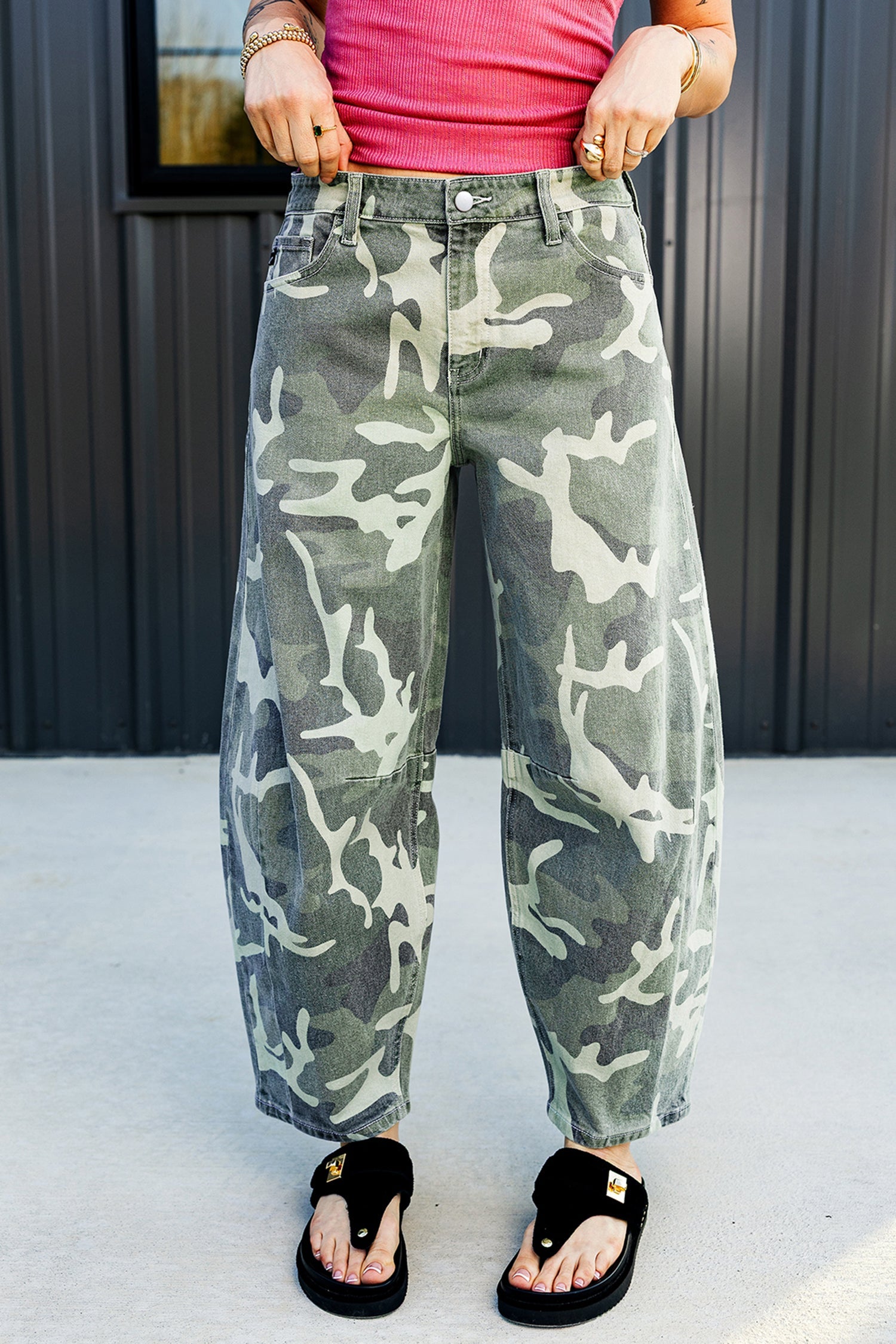 Camo Print Button Fly Straight Leg Ankle Length Jeans in Green
