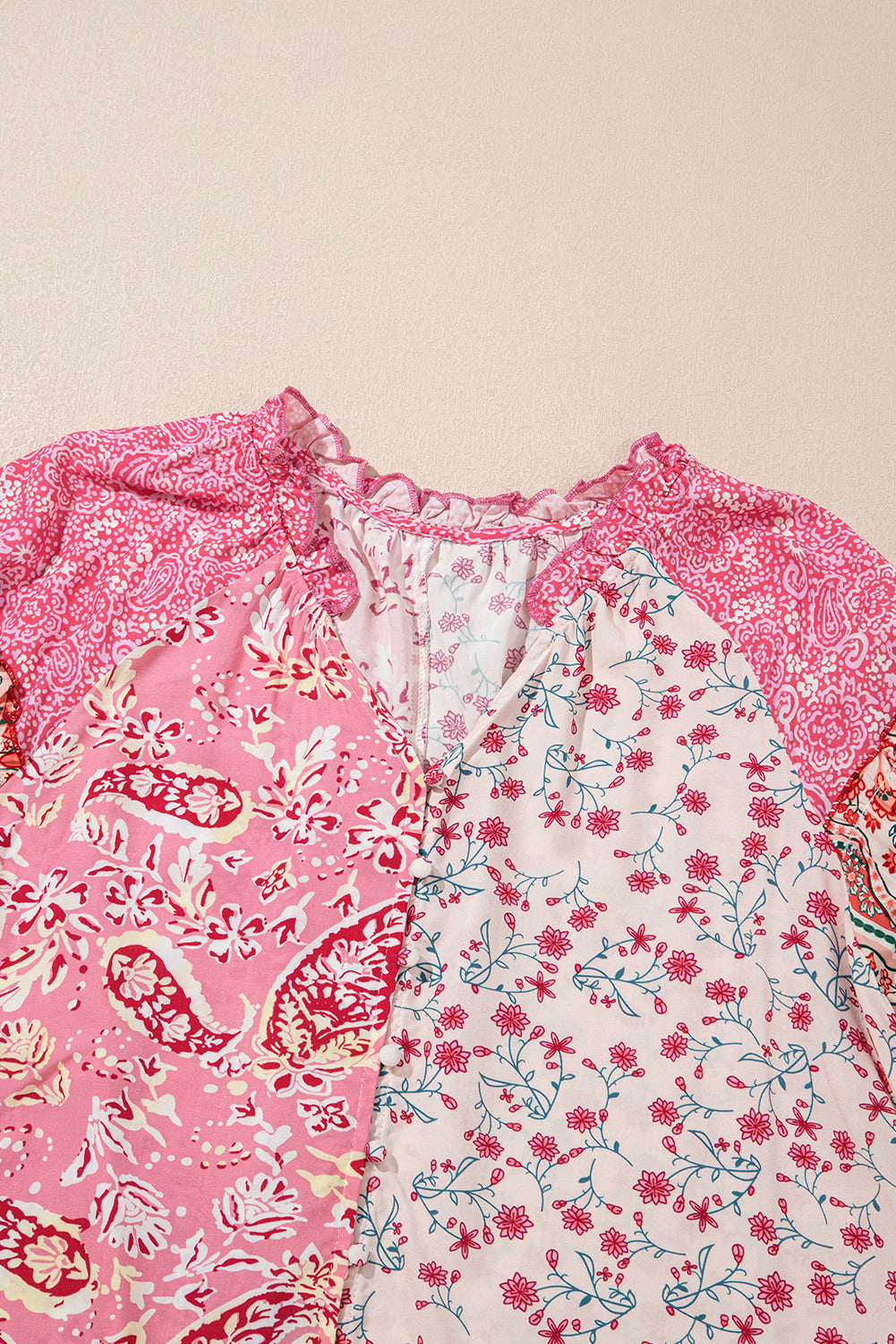 Floral Printed Mixed Printed Puff Sleeve V-Neck Shirt