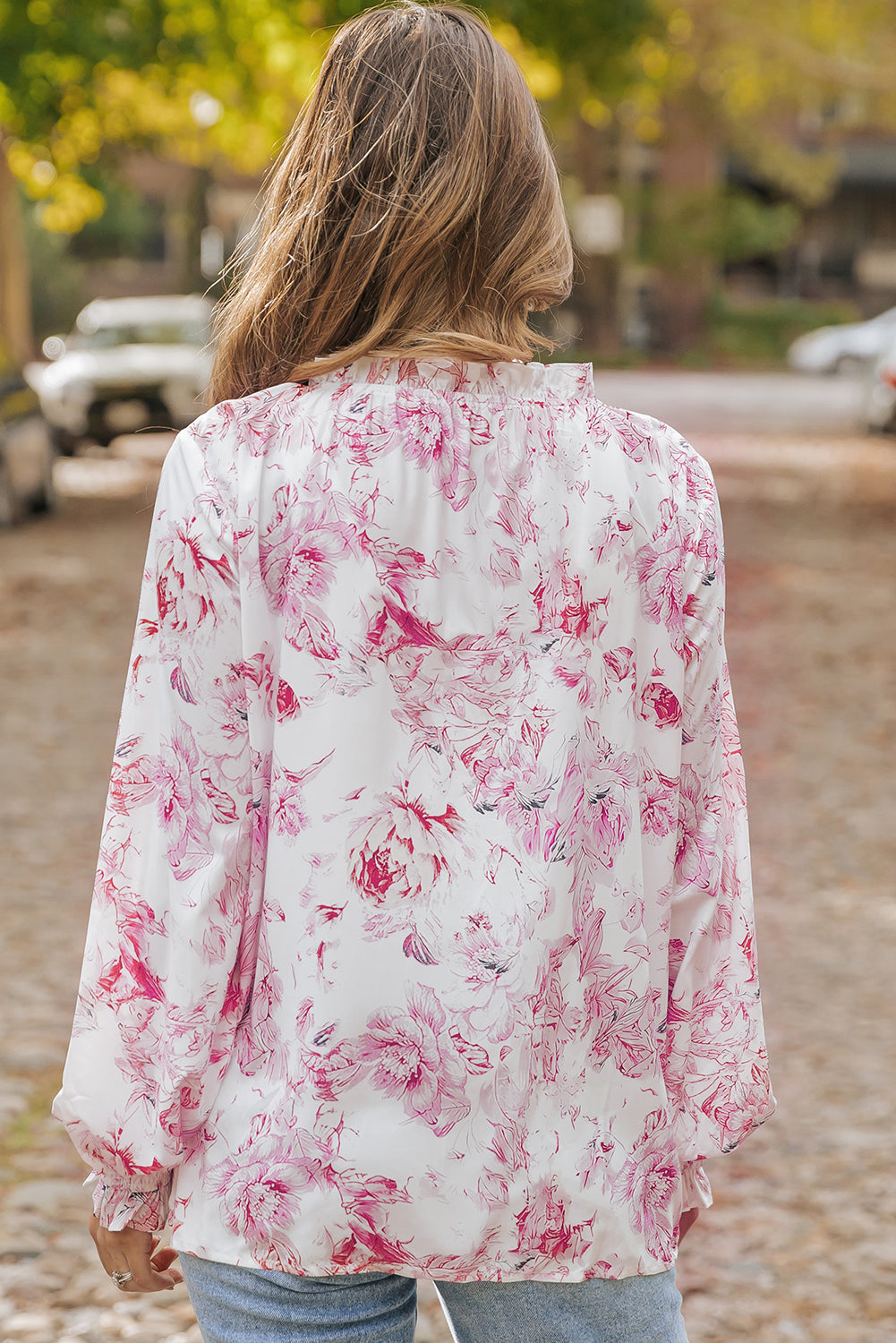 Blouse à volants et imprimé floral vibrant