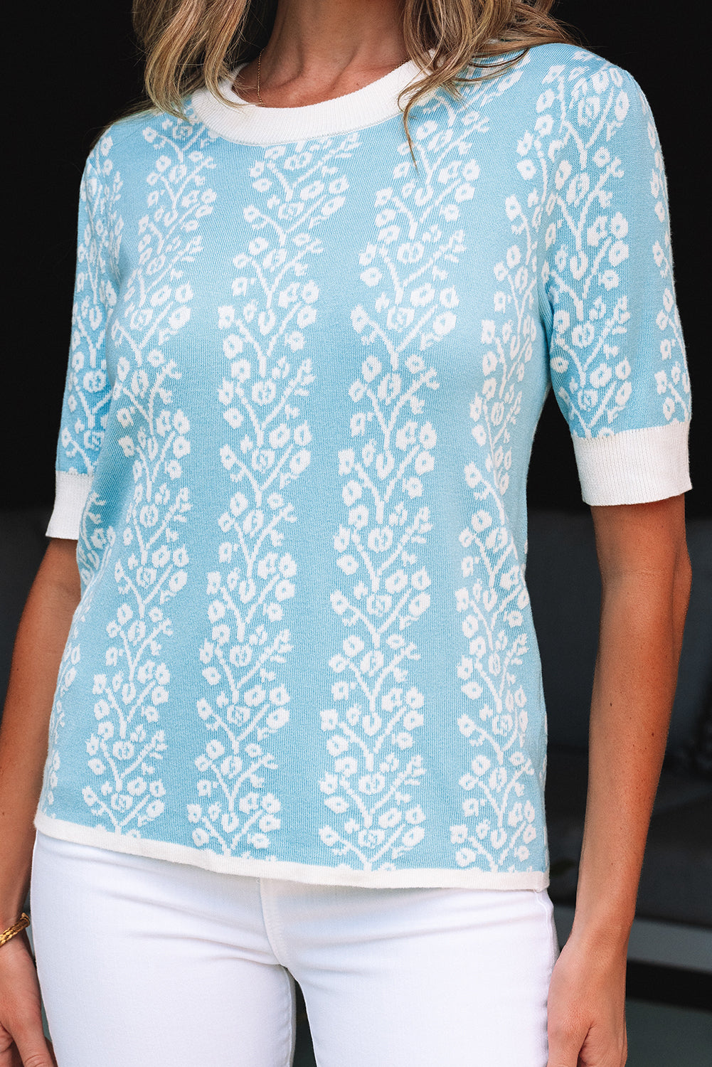 Contrast Floral Crewneck Short-Sleeved Knit Top