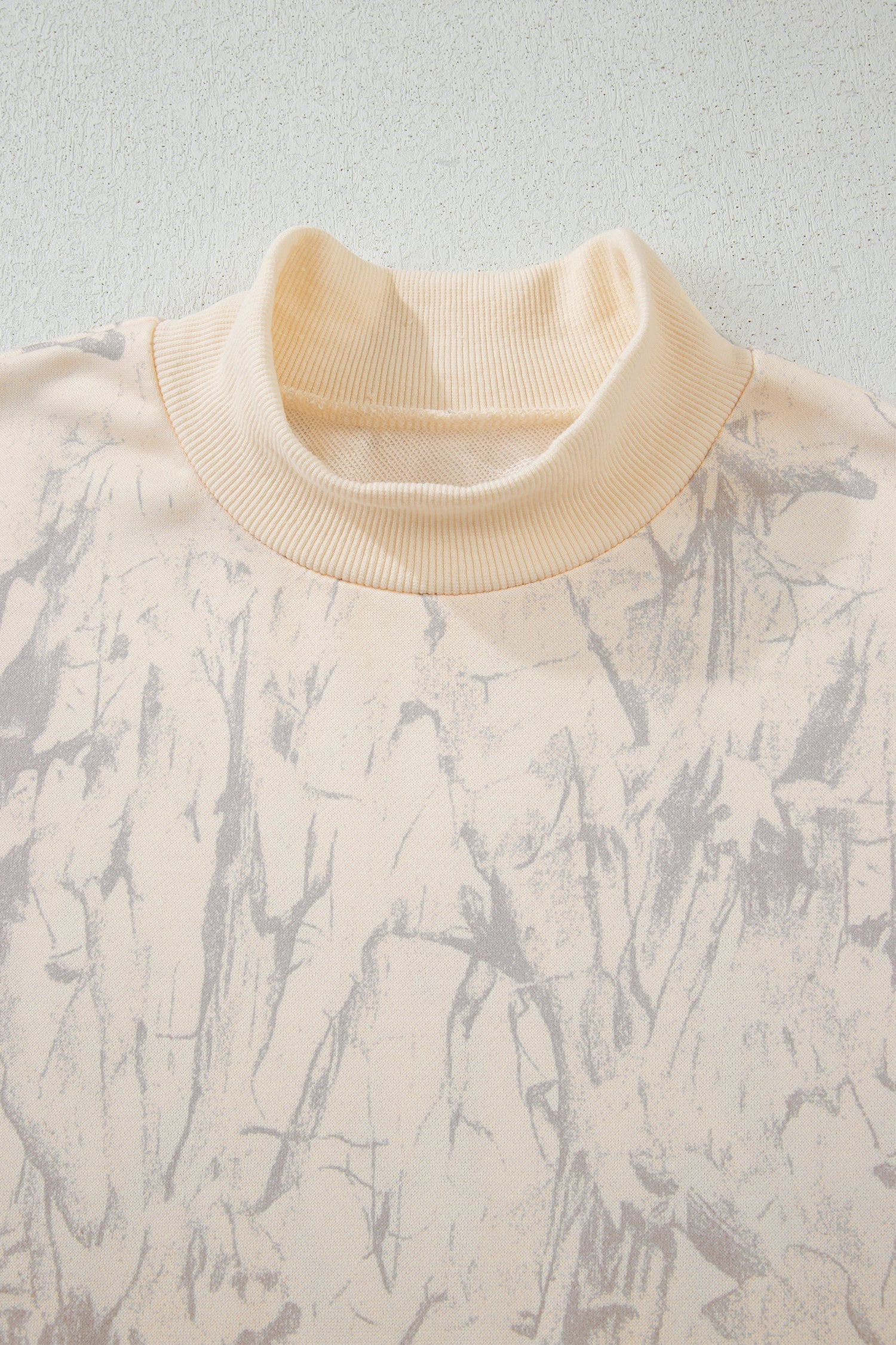 Camo Sweatshirt Mock-Neck Baggy in Khaki
