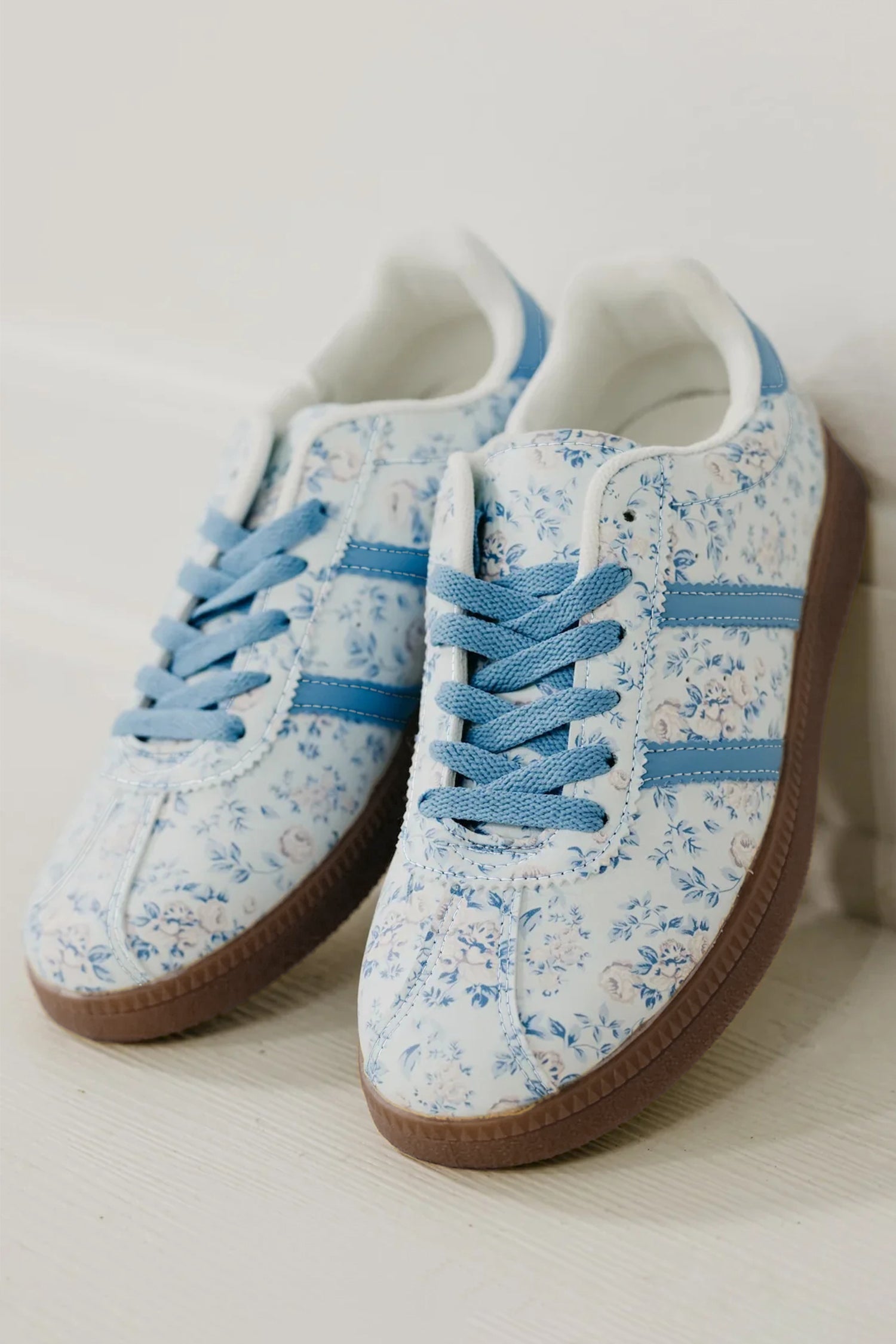Lace-up PU Floral-Print PU Leather Flat Shoes in Light Blue