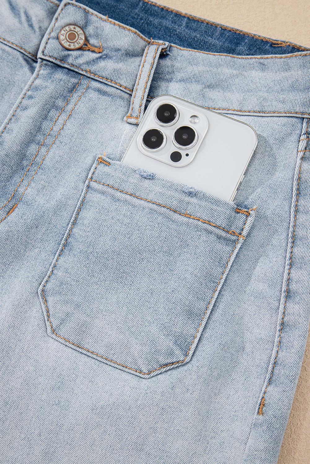 High Light Wash Rise Denim Shorts in Beau Blue