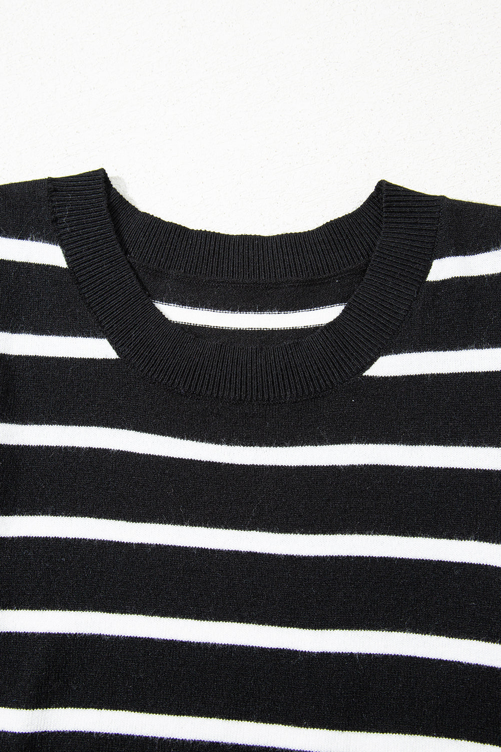 Trim Round-Neck Rib-Knit Round-Neck Bubble Sleeve Knit Top