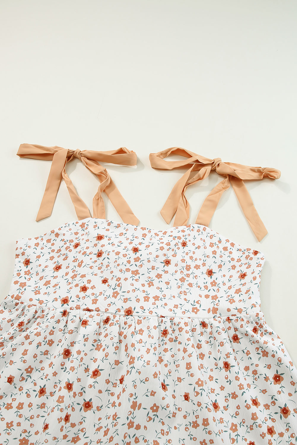 Débardeur babydoll à imprimé floral et épaules nouées