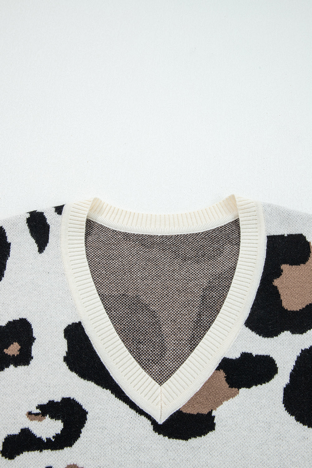 Leopard-Print Colorblock Patchwork Sleeve V-Neck Knit Top