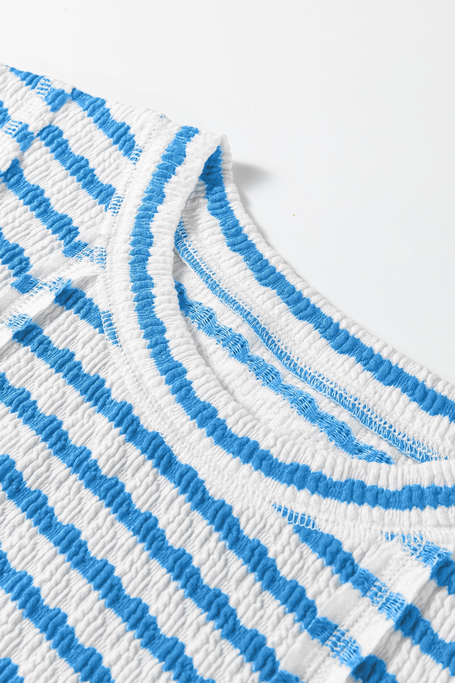 Stripe Textured Short-Sleeved Patchwork T Shirt in Blue