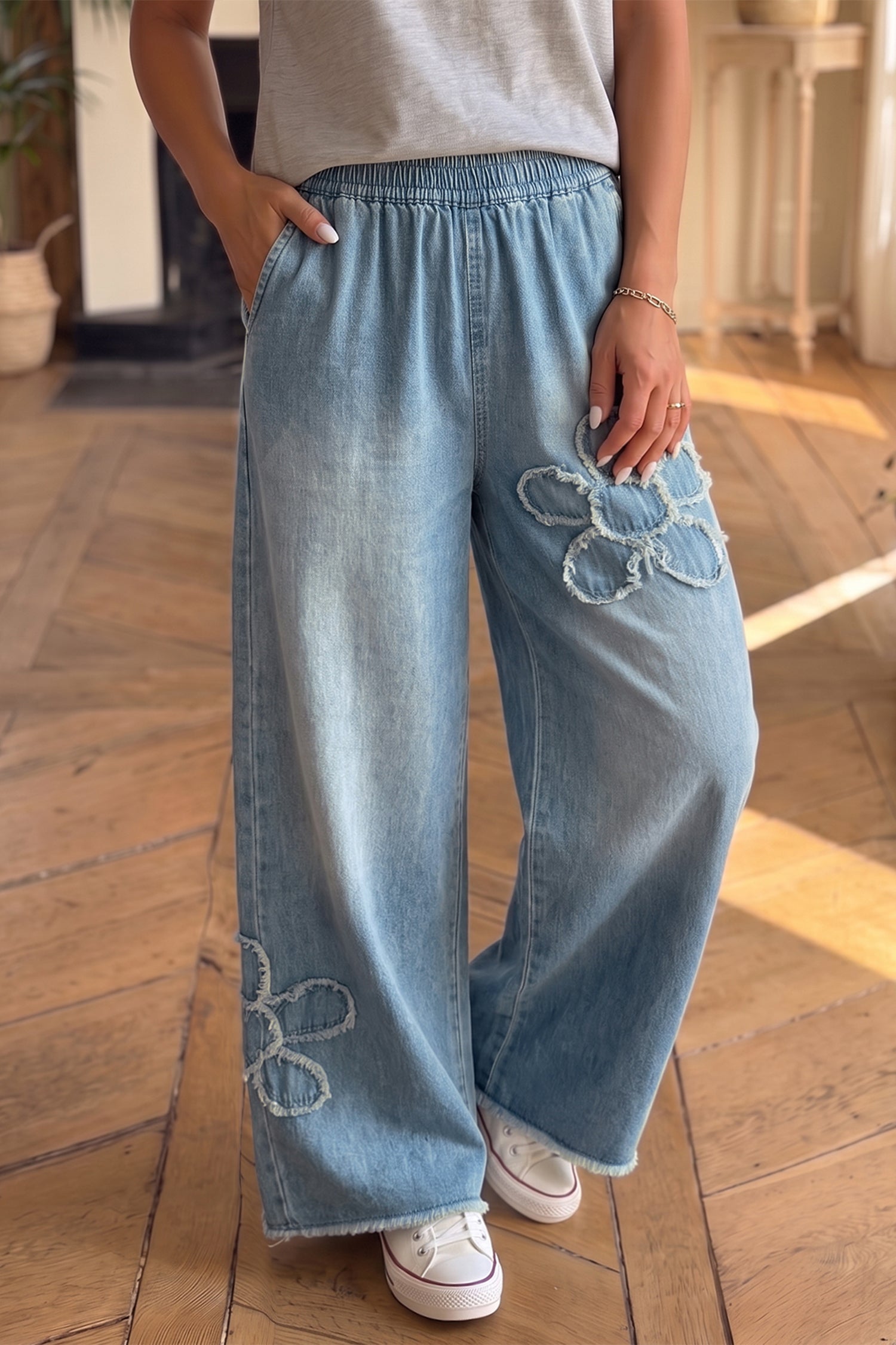 Frayed Floral Patch Wide-Leg Raw Hem Wide-Leg Jeans in Beau Blue