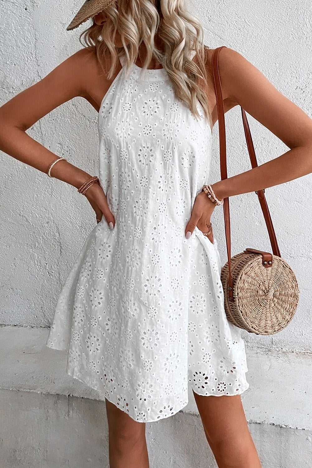 Robe sans manches à col licou et motif à oeillets Boho