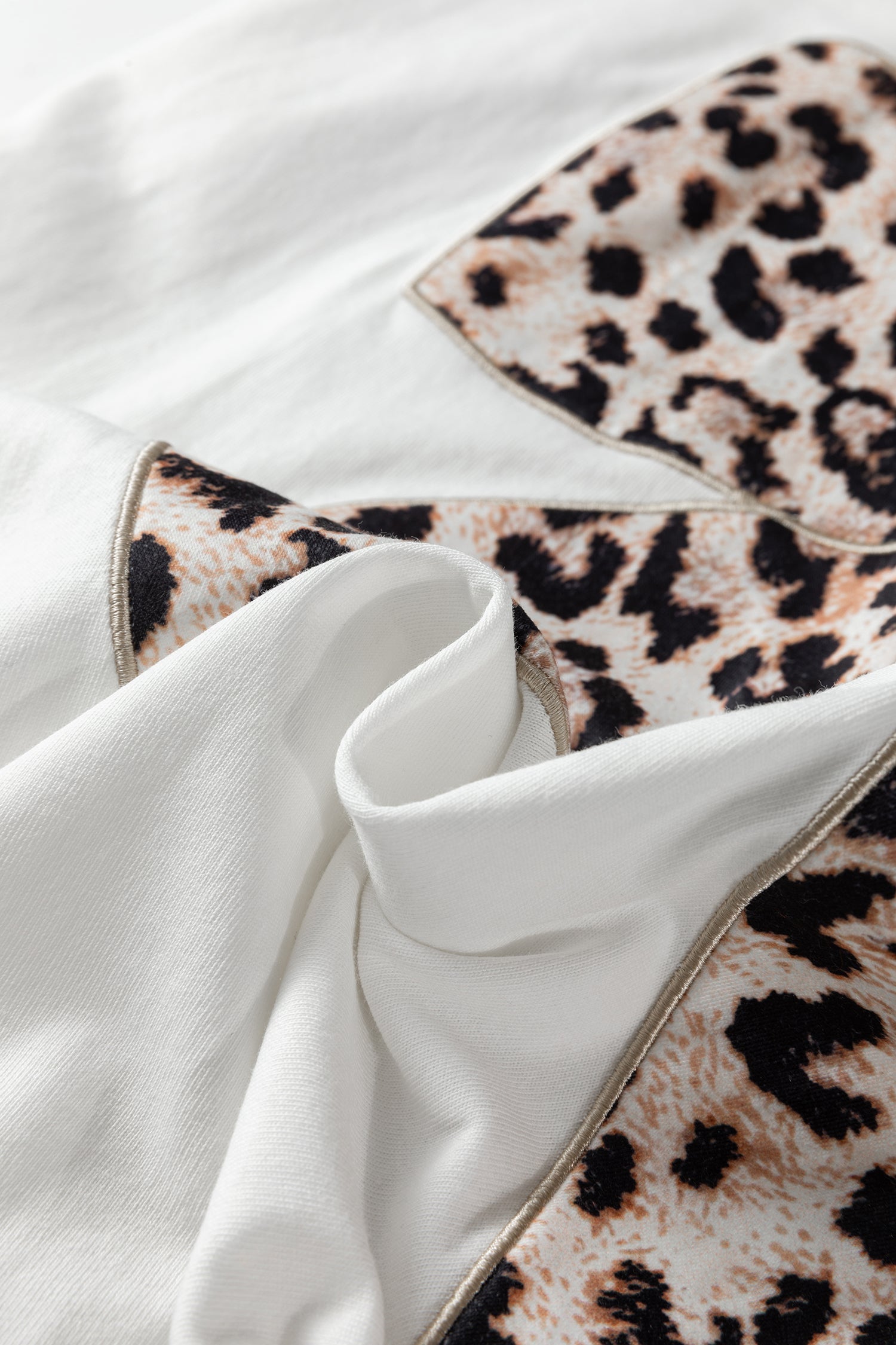 Embroidered Leopard Bow Cotton Round-Neck T Shirt