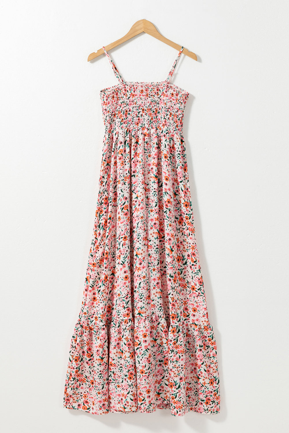 Robe longue bohème à volants et smockée à fleurs