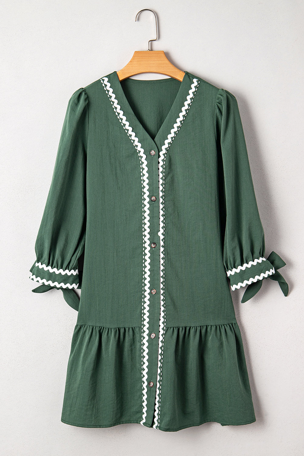 V-Neck Knotted Bracelet Sleeve Shift Dress in Green