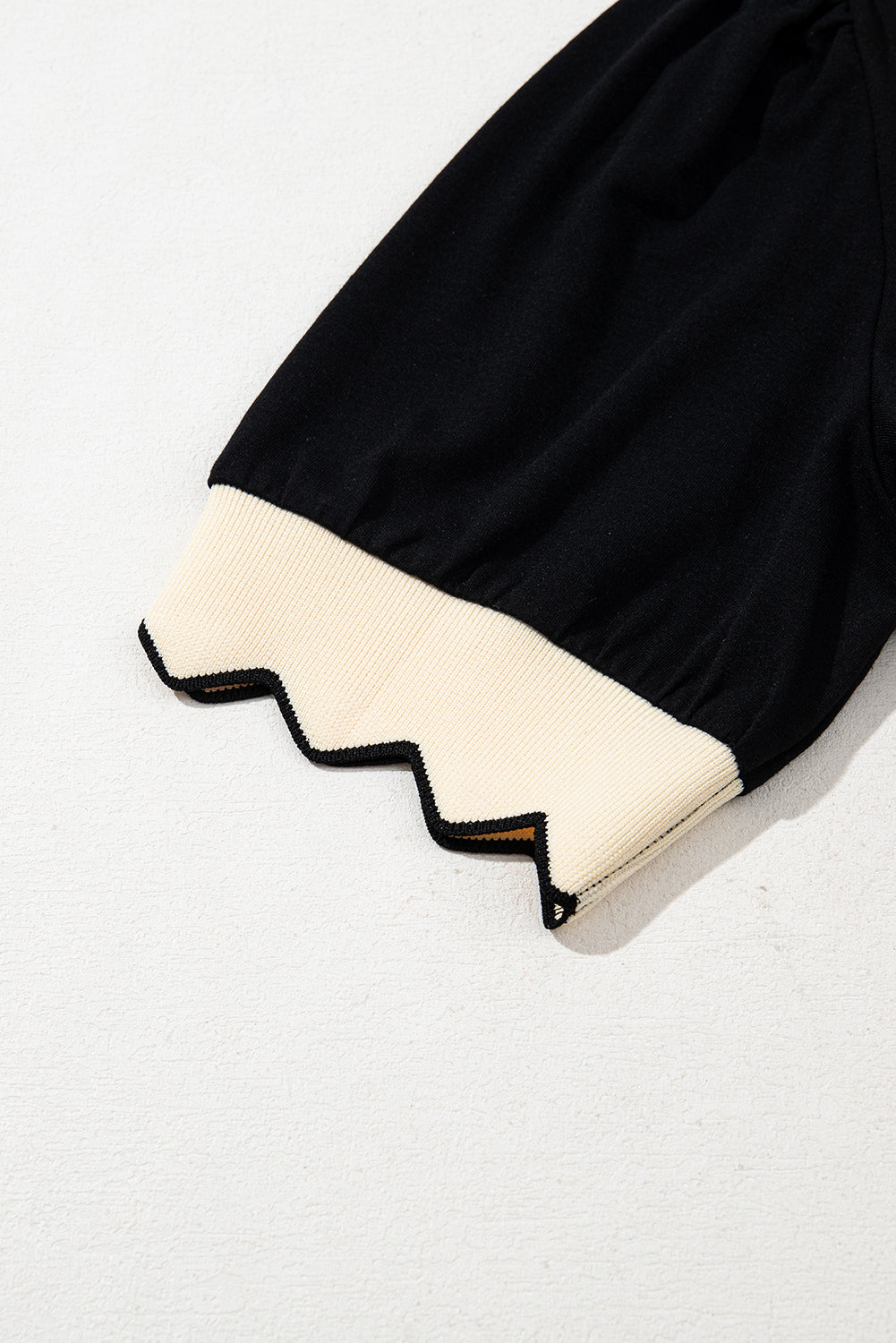 Color V-Neck Contrast Collared Puff Sleeve Blouse
