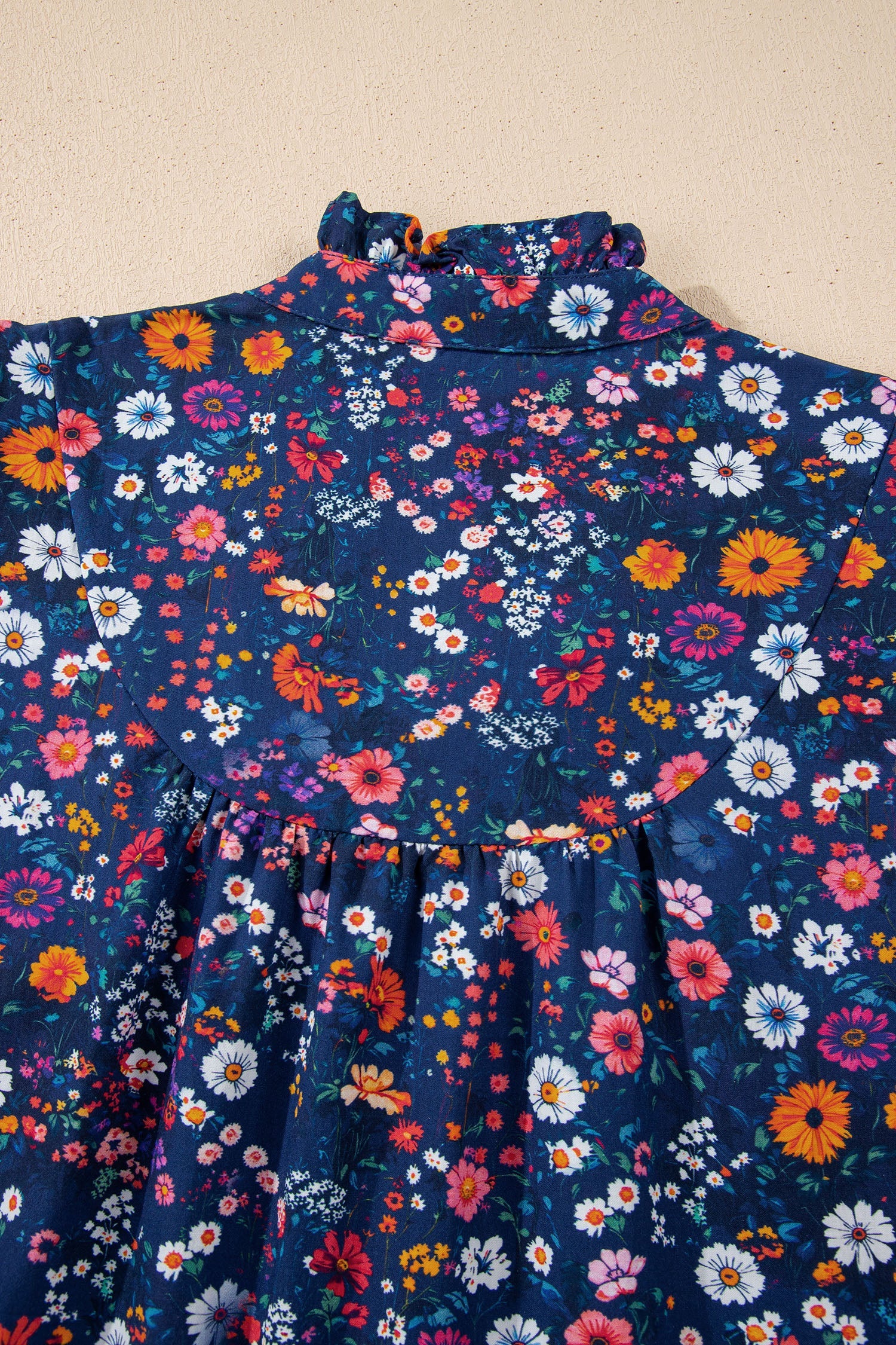 Floral Wild Daisy Split Neck Short Puff Sleeve Mini Dress in Blue