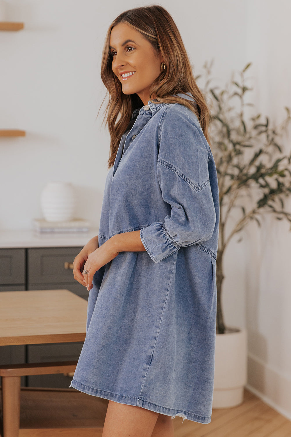 Mini-robe en jean boutonnée à manches longues