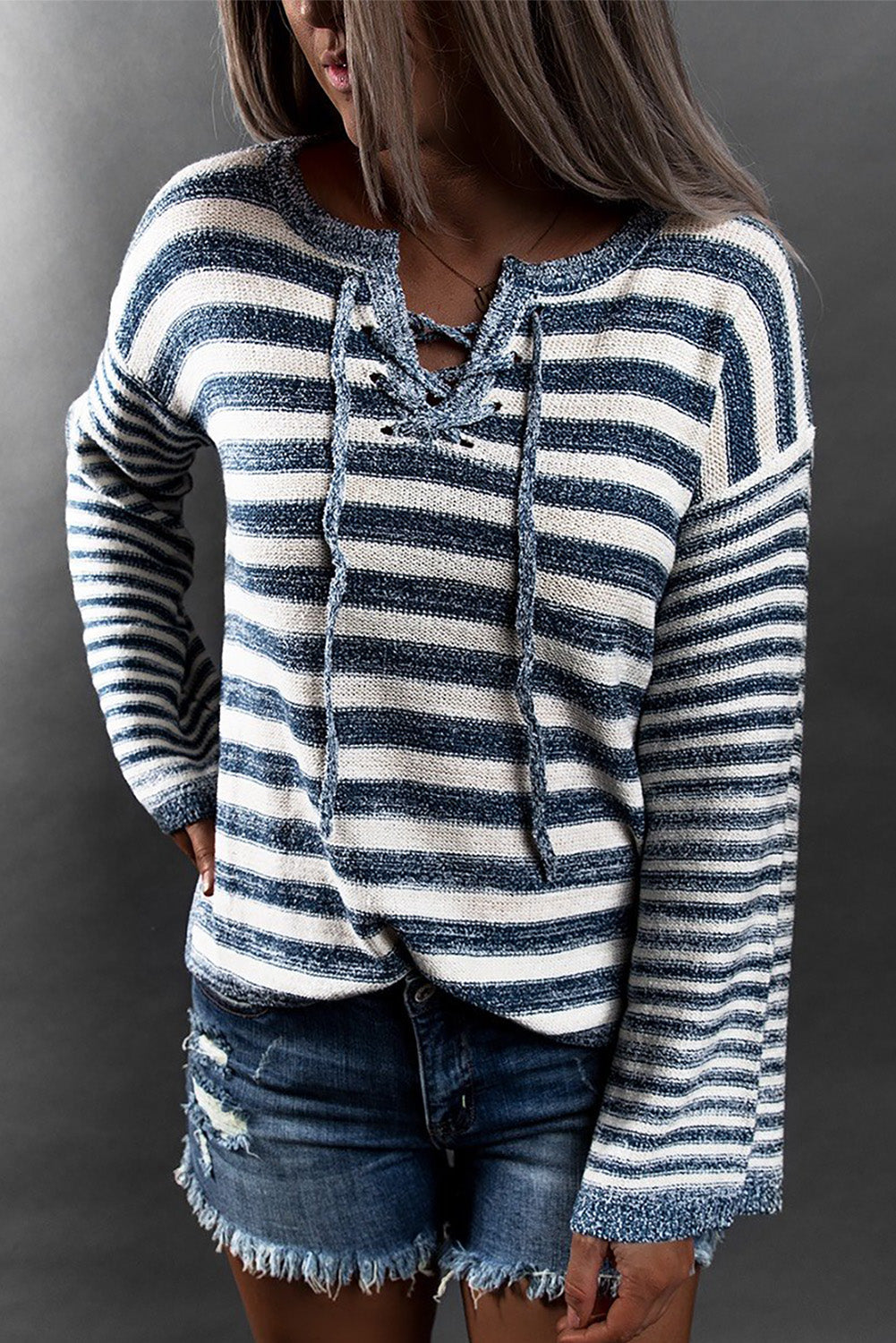 Pull à nouer en tricot rayé bleu